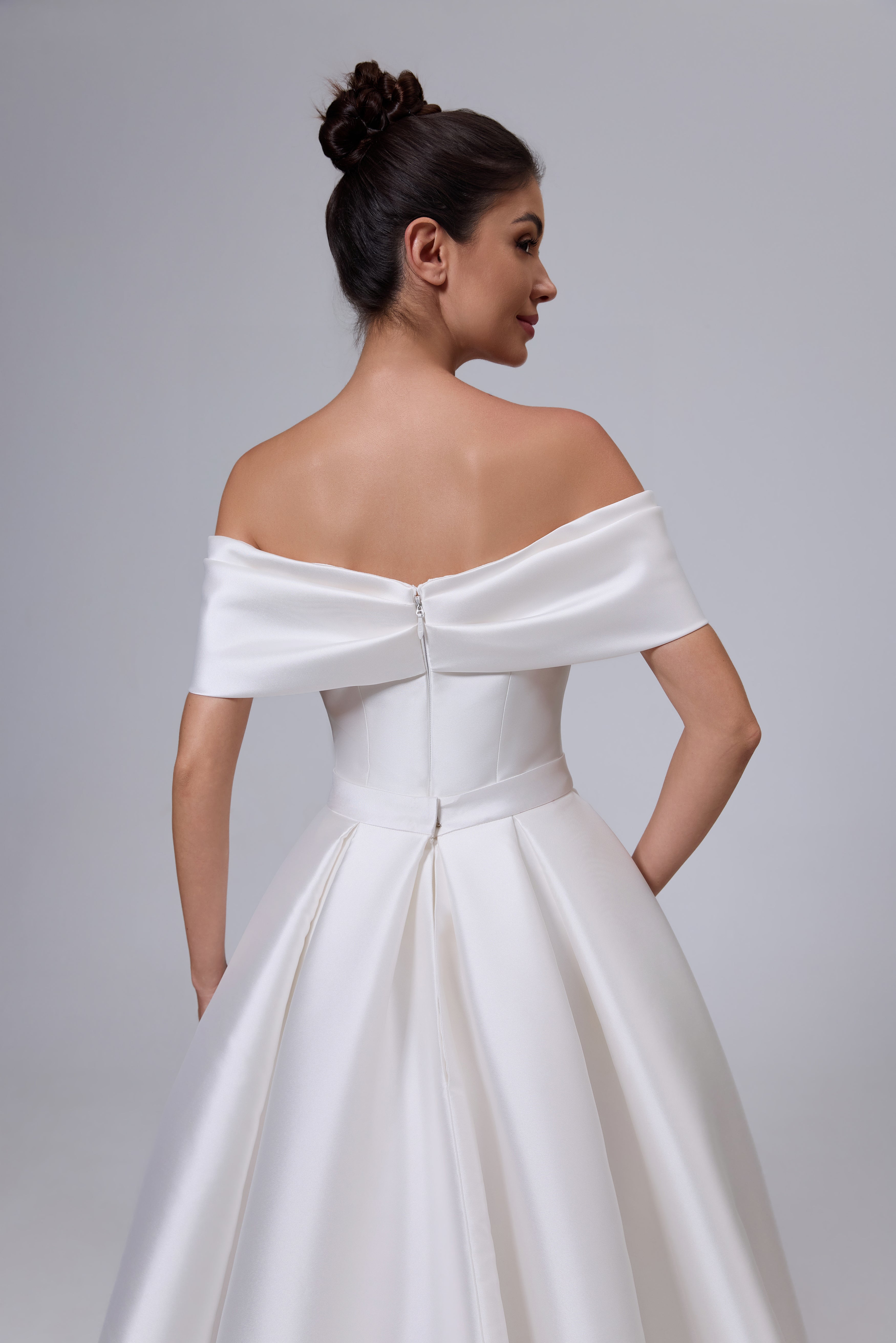 SATIN SEXY BRIDAL GOWN WITH DETACHABLE TRAIN LVB2532