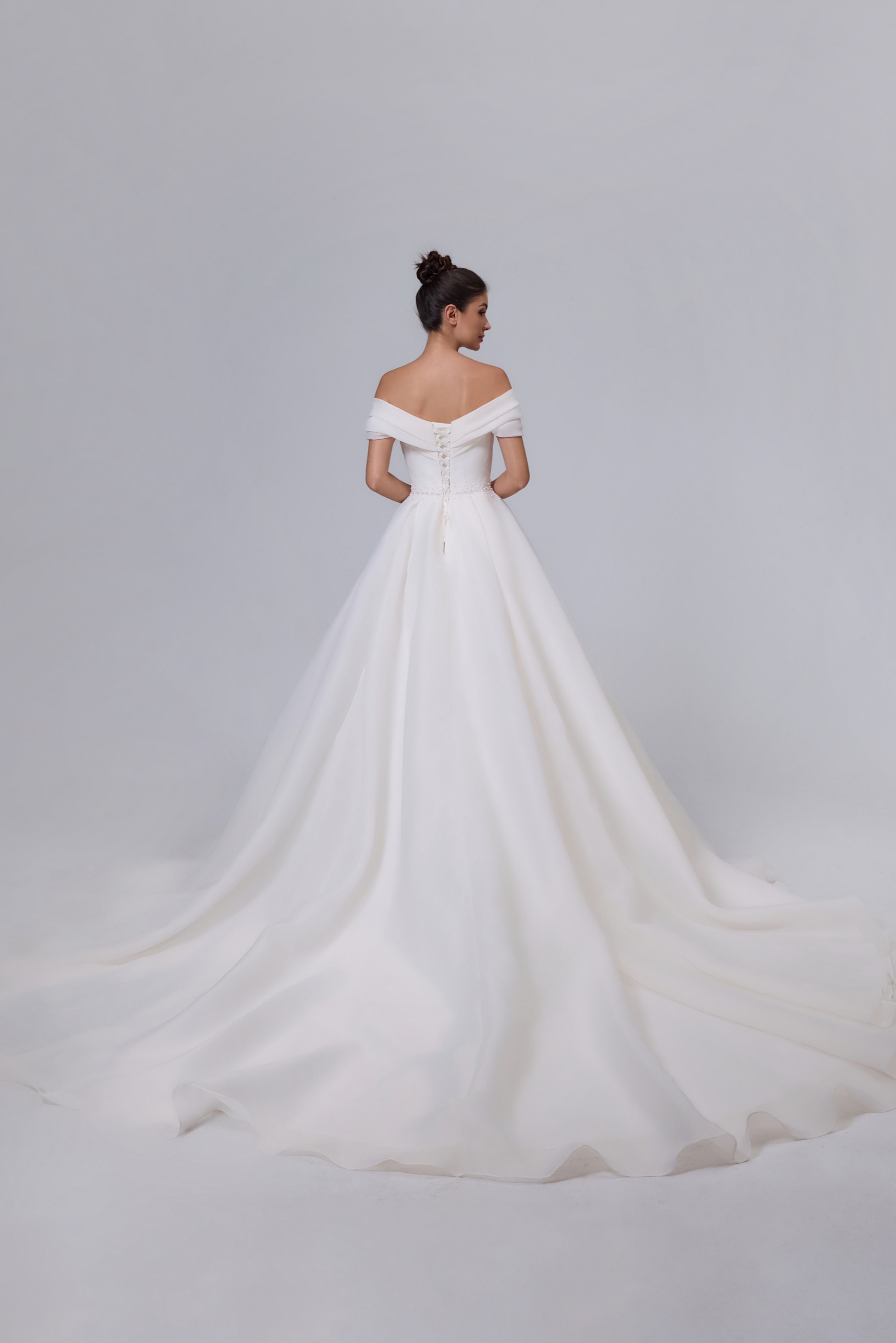 elelgant high quality organza wedding dress LVB2531