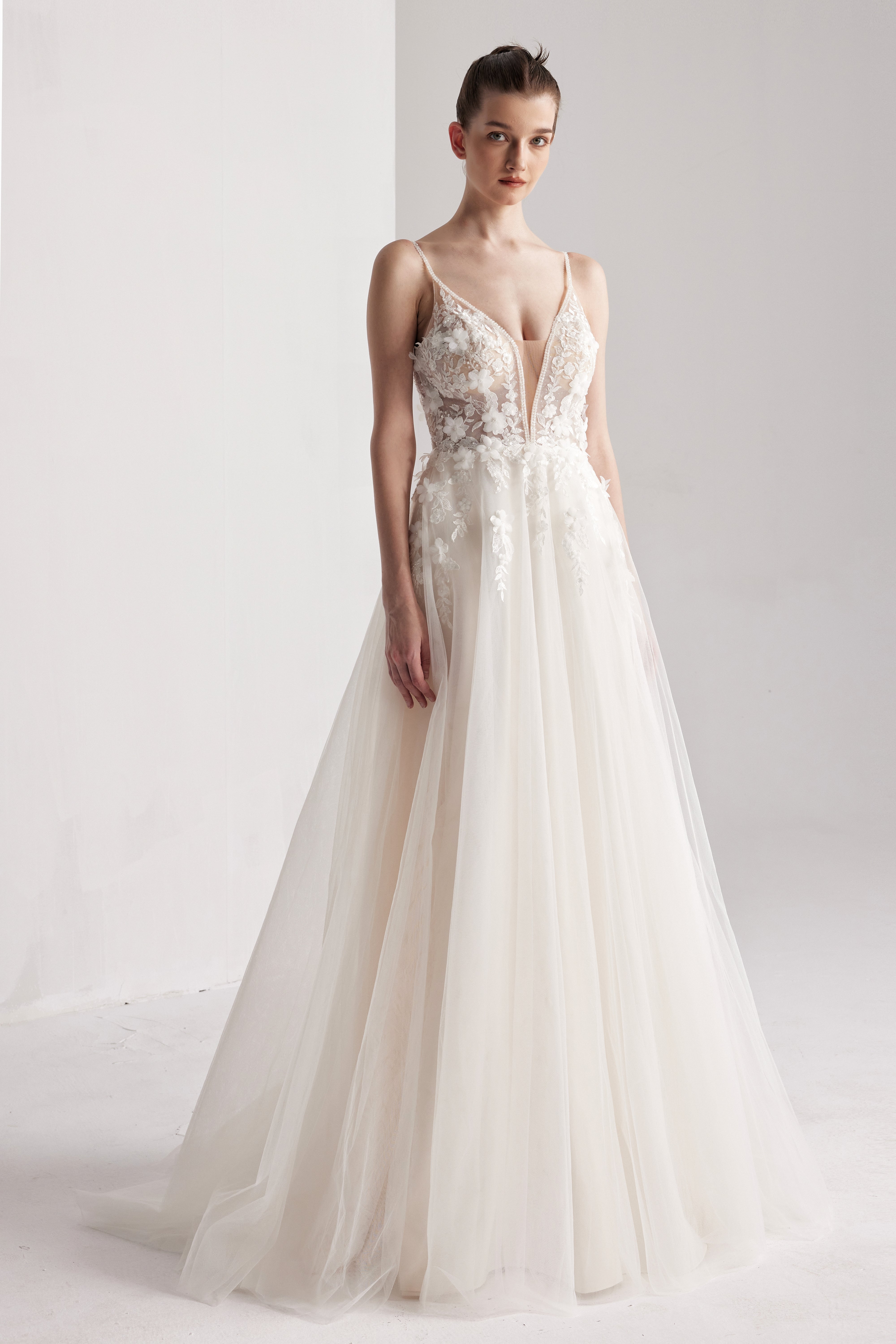 Floral V-neckline bridal dress  A-line silhouette LVB2412