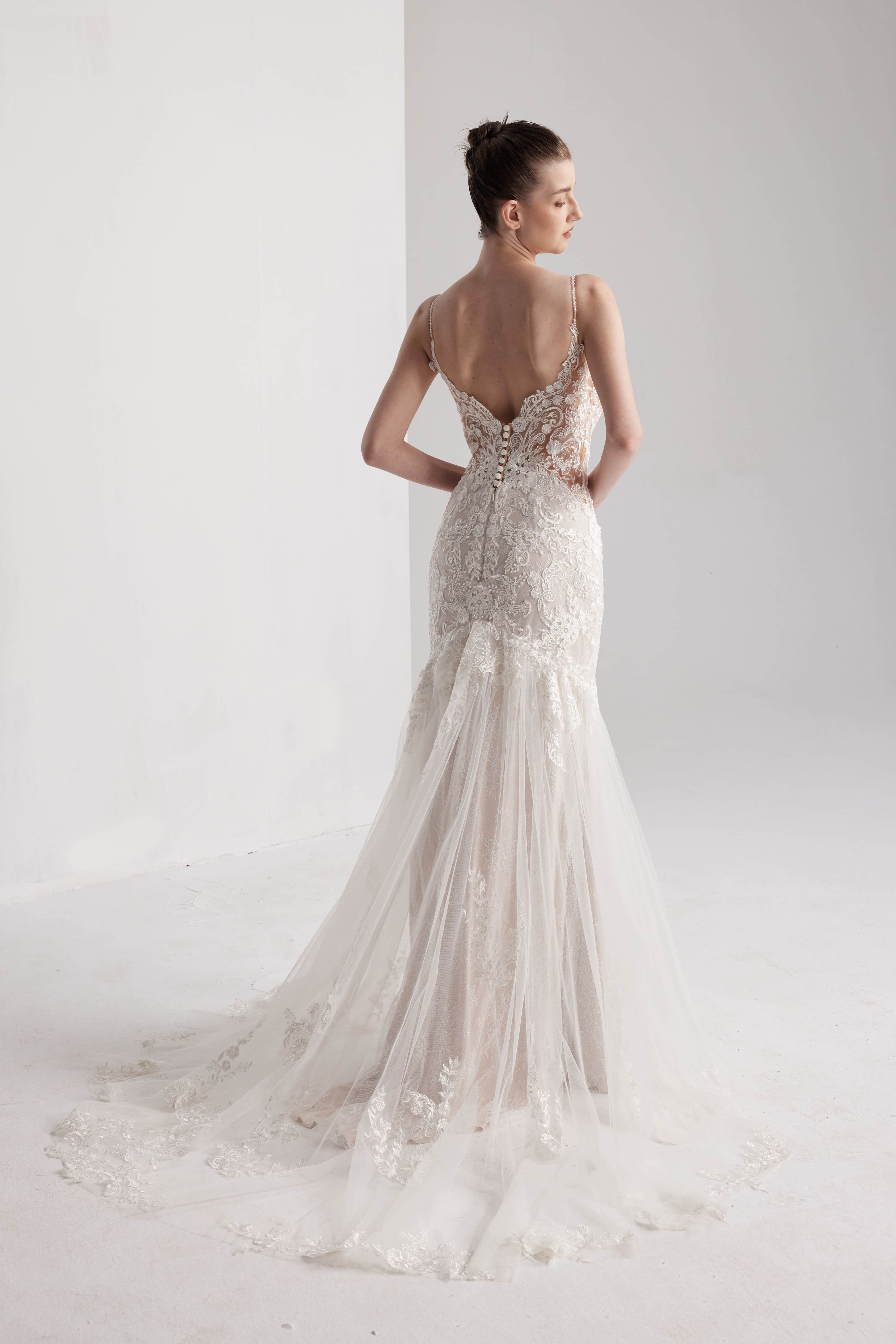 Meerjungfrau Spitze Tüll Kapelle Schleppe Handgefertigtes Brautkleid LVB2418