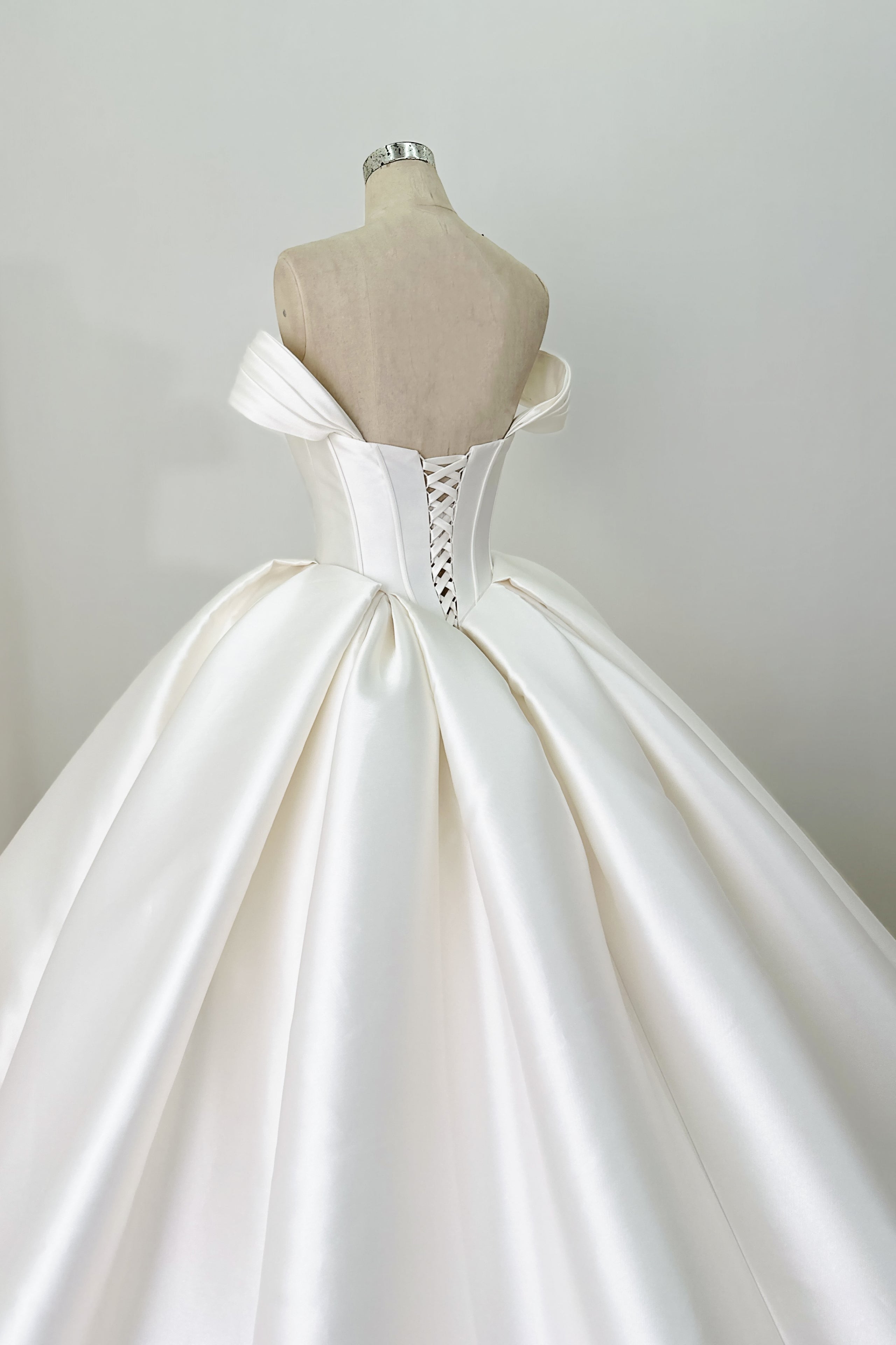 Ball Gown Satin wedding dress LVB 2527