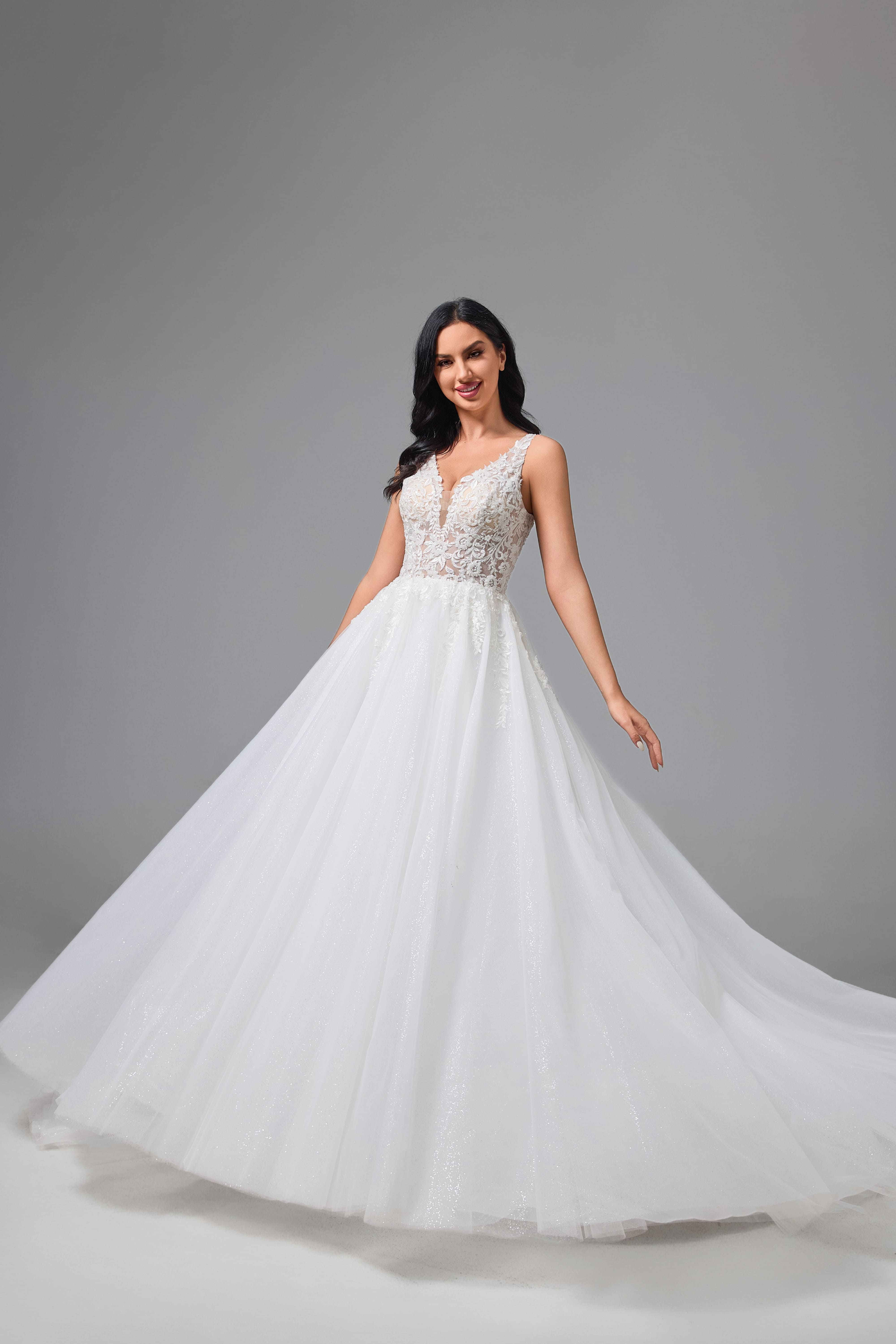 OPEN BACK LACE TULLE WEDDING GOWN LVB2512