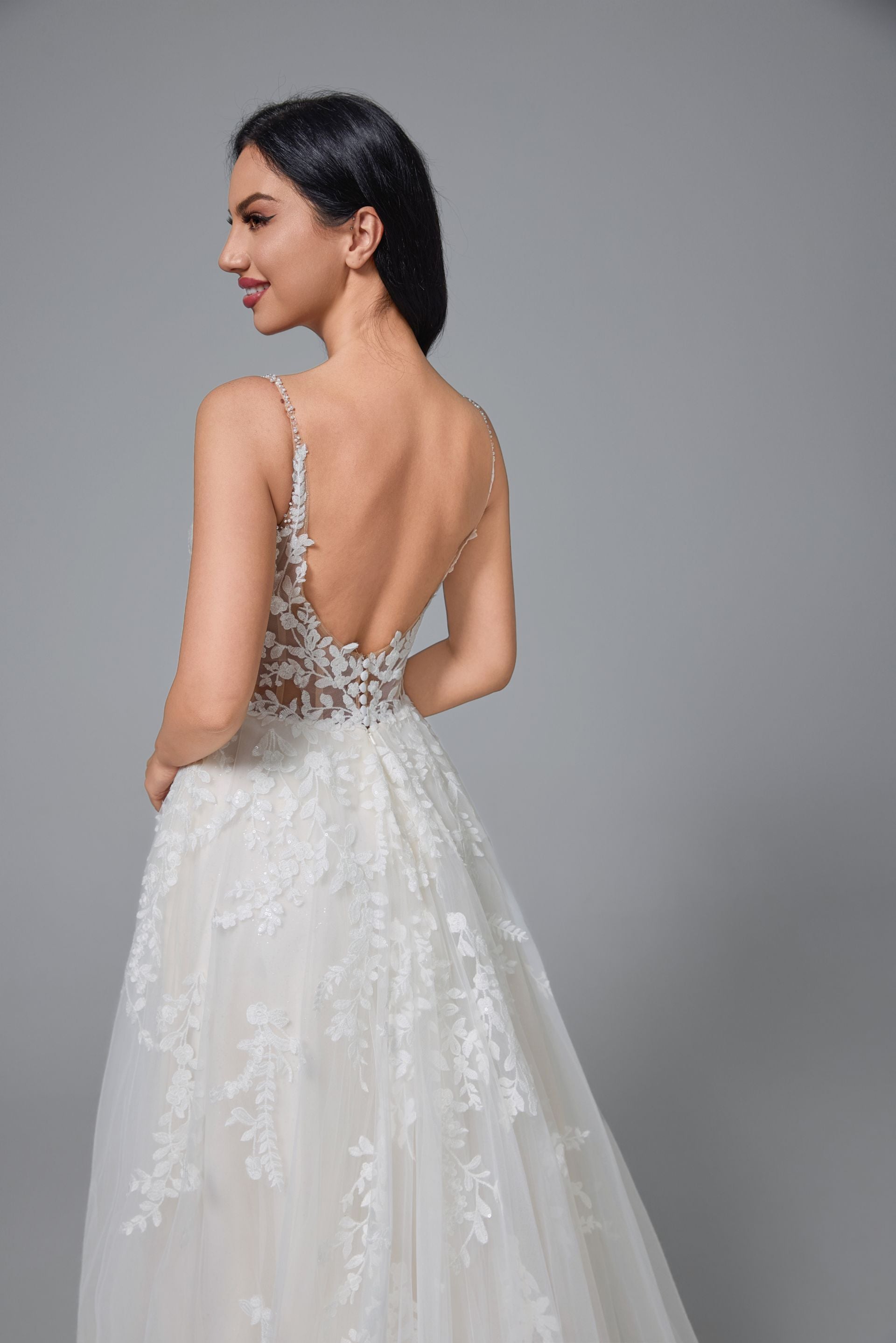 Ball-Gown Lace Tulle Chapel Train V-neck Handmade Wedding Dress LVB2515
