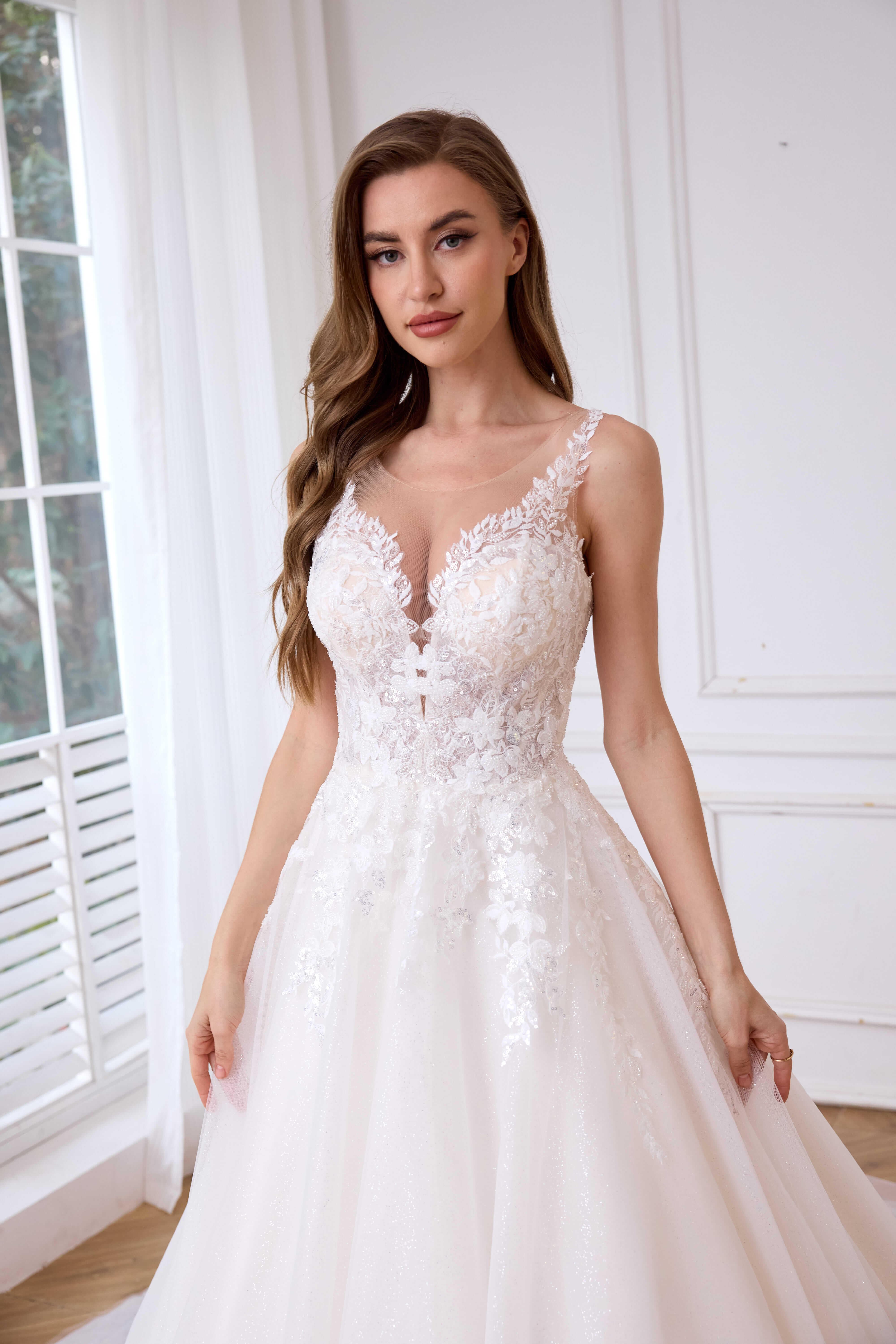 Märchenhaftes Brautkleid in A-Linie aus Illusionsspitze, geeignet für Bräute aller Körpertypen LVB2620 von AND Bride