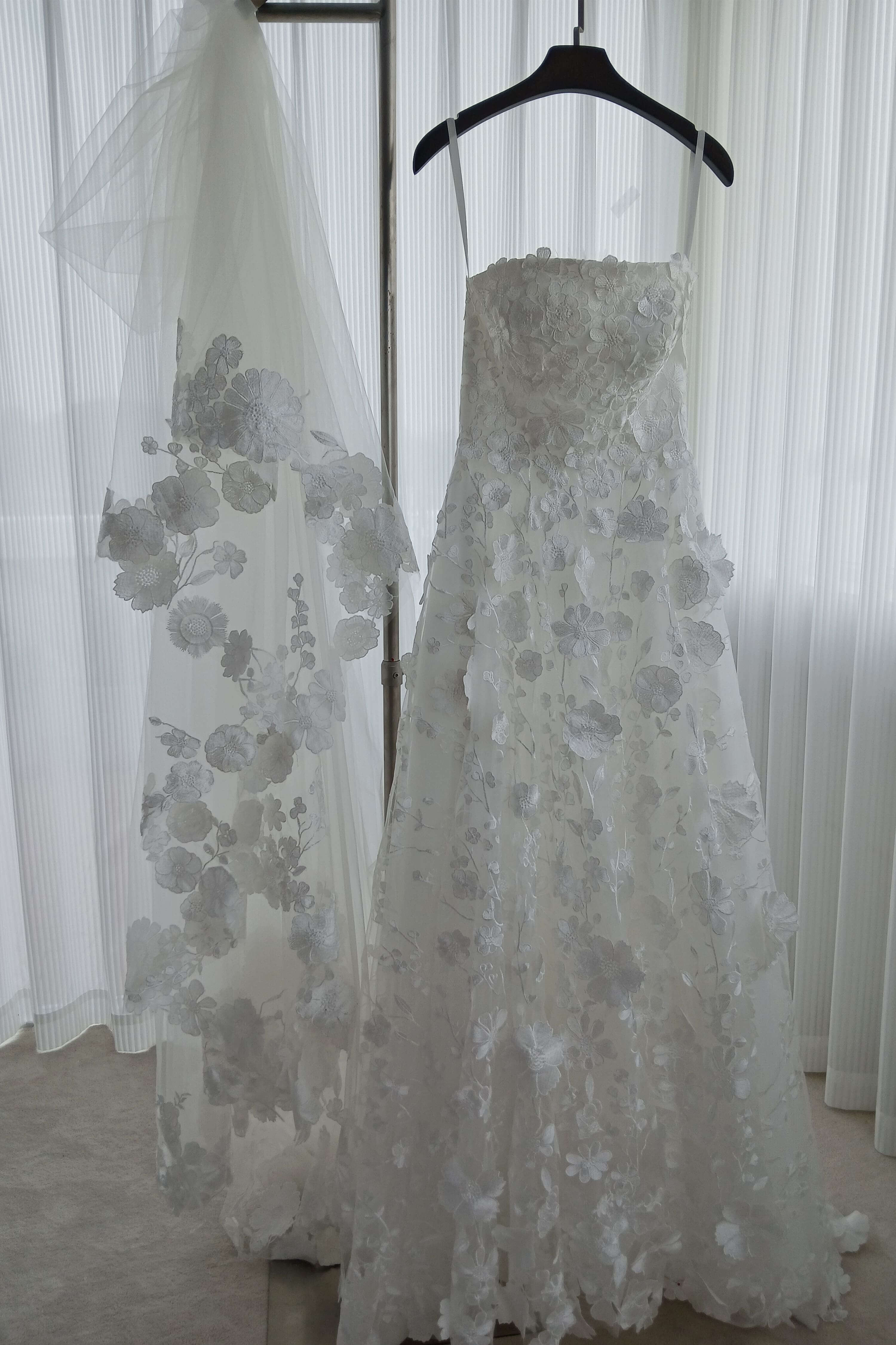 Romantic Floral Lace A-Line Wedding Dress with Long Train-AND Bride