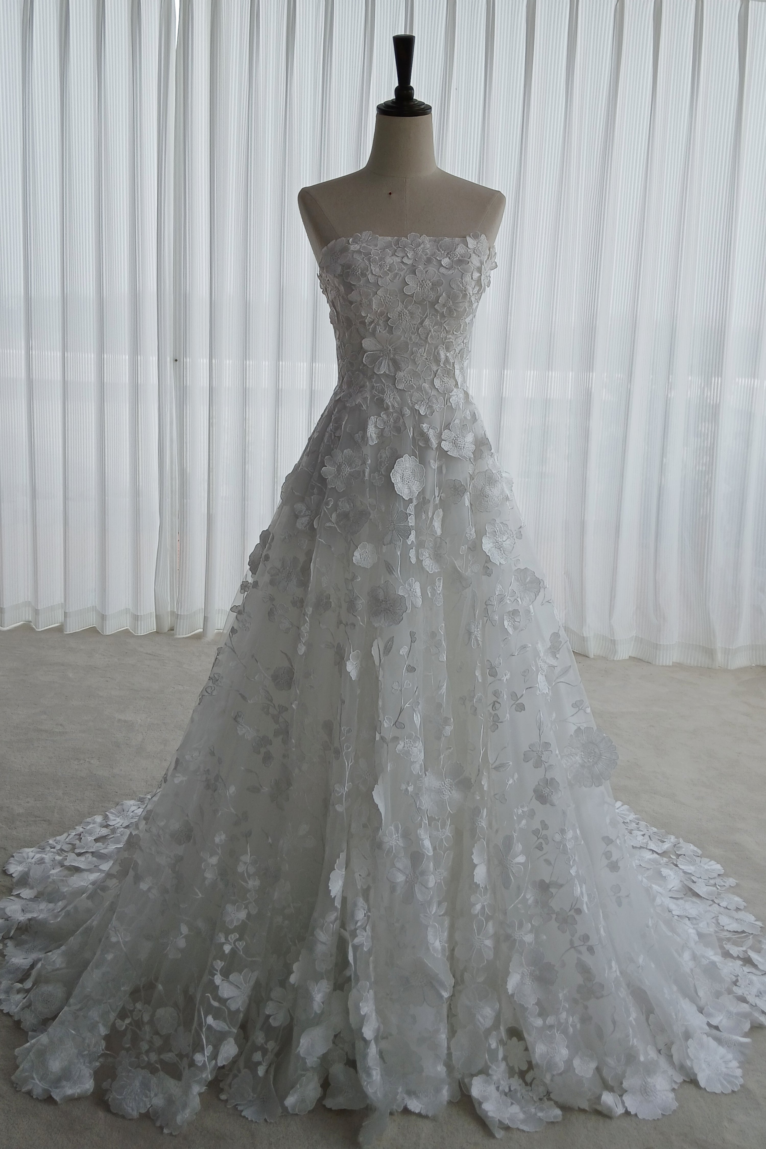 Floral Lace Wedding gown LVB2616