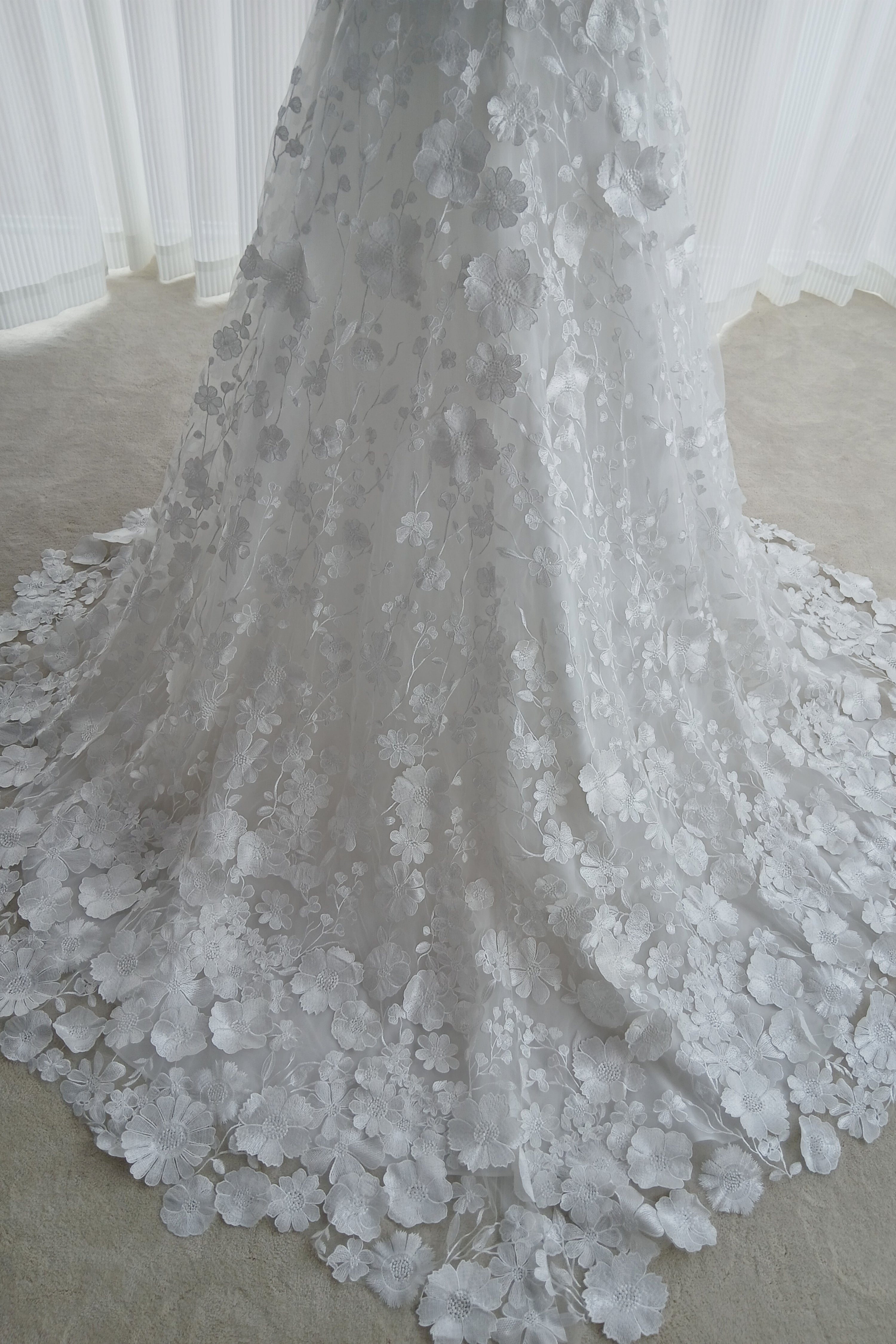 Floral Lace Wedding gown LVB2616