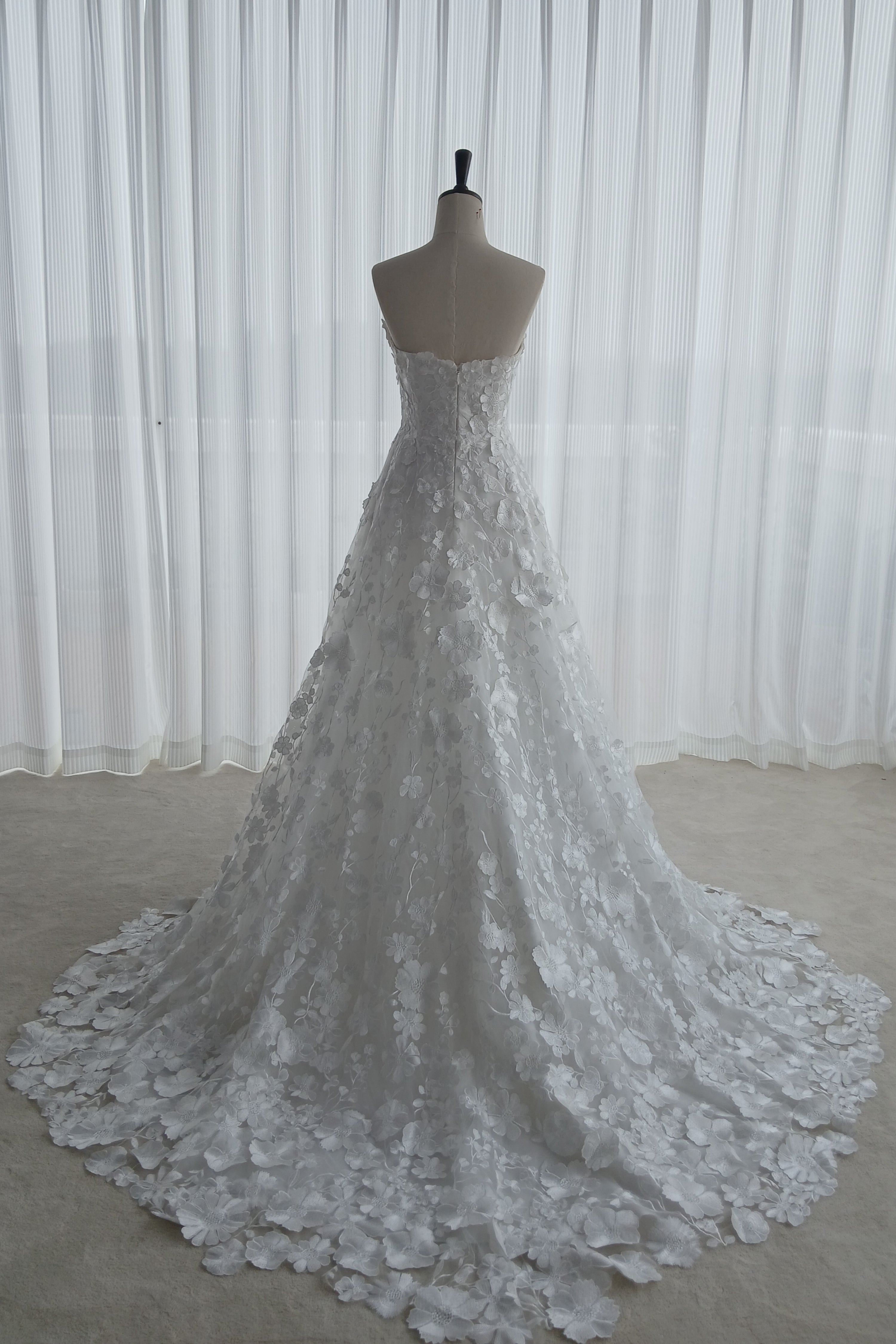 Floral Lace Wedding gown LVB2616
