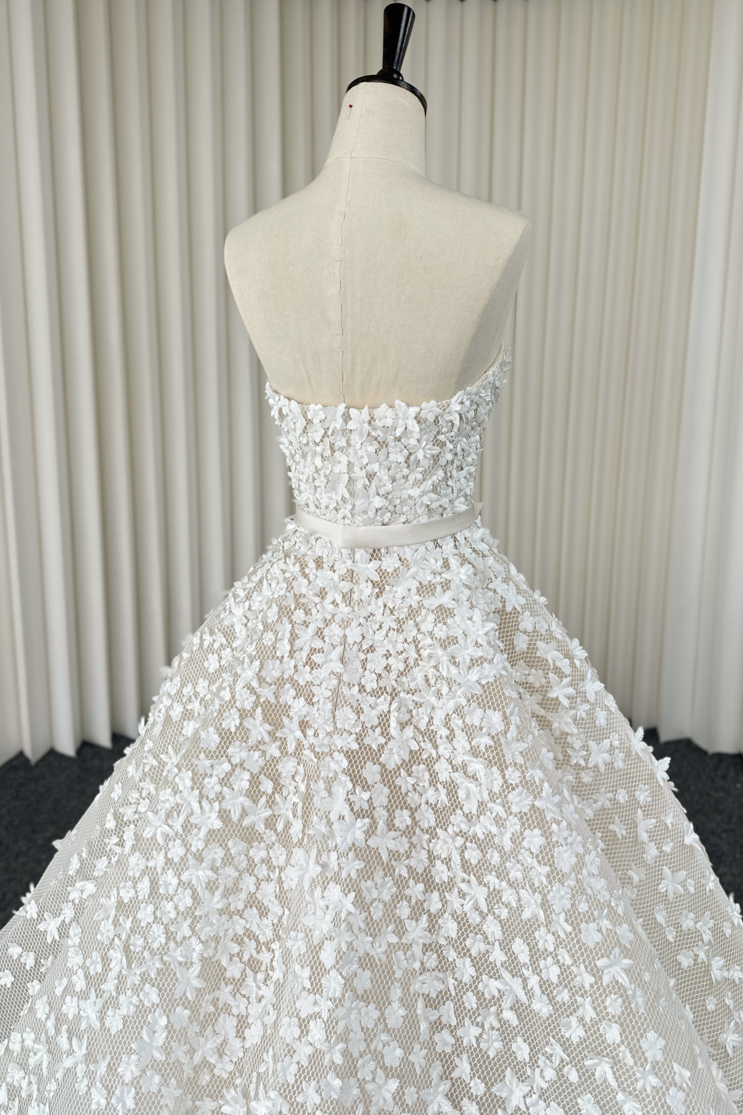 Wedding gown LVB2707