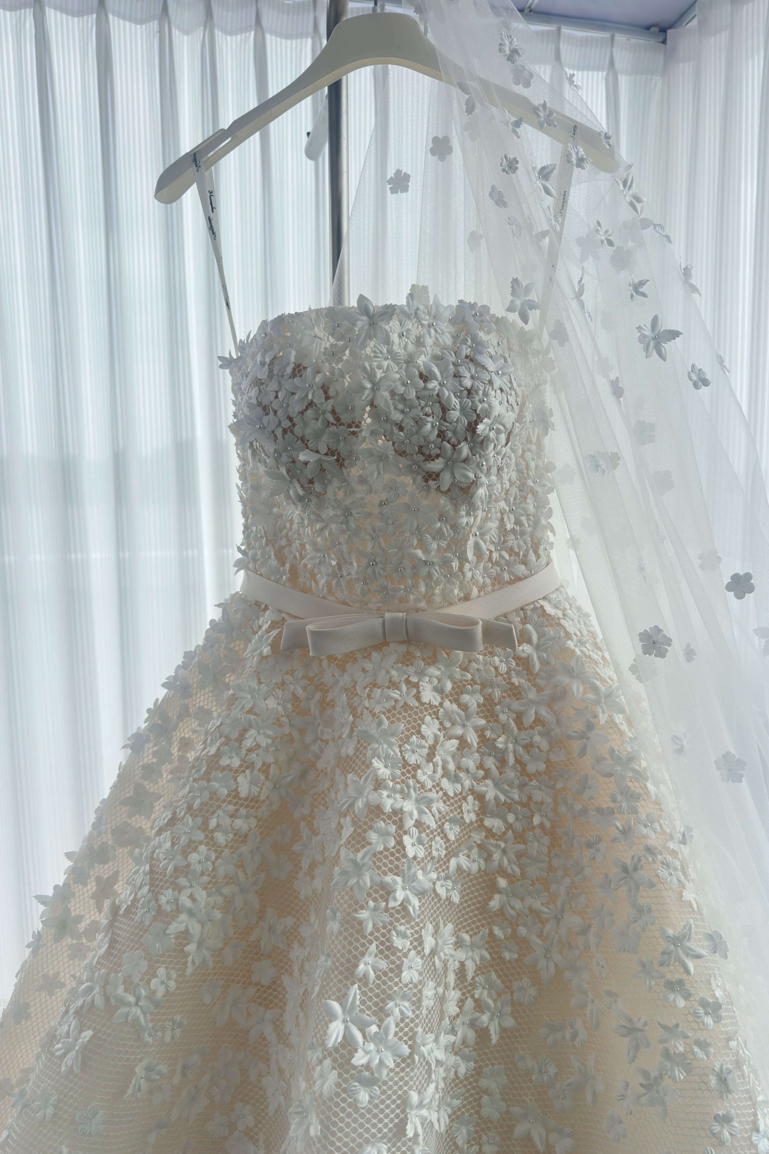 Off-Shoulder Floral Lace Ball Gown Wedding Dress with Veil-AND Bride