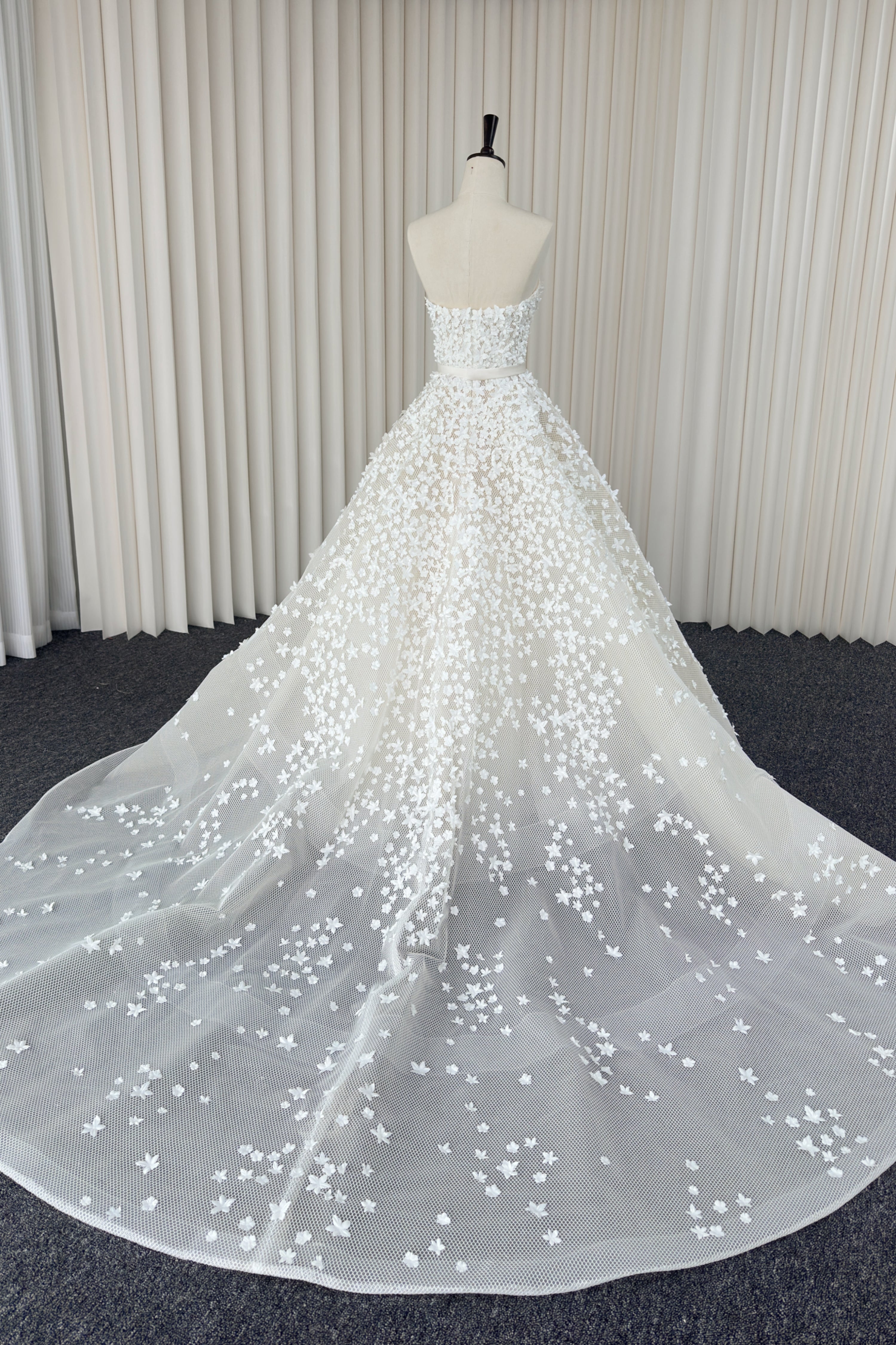 Wedding gown LVB2707