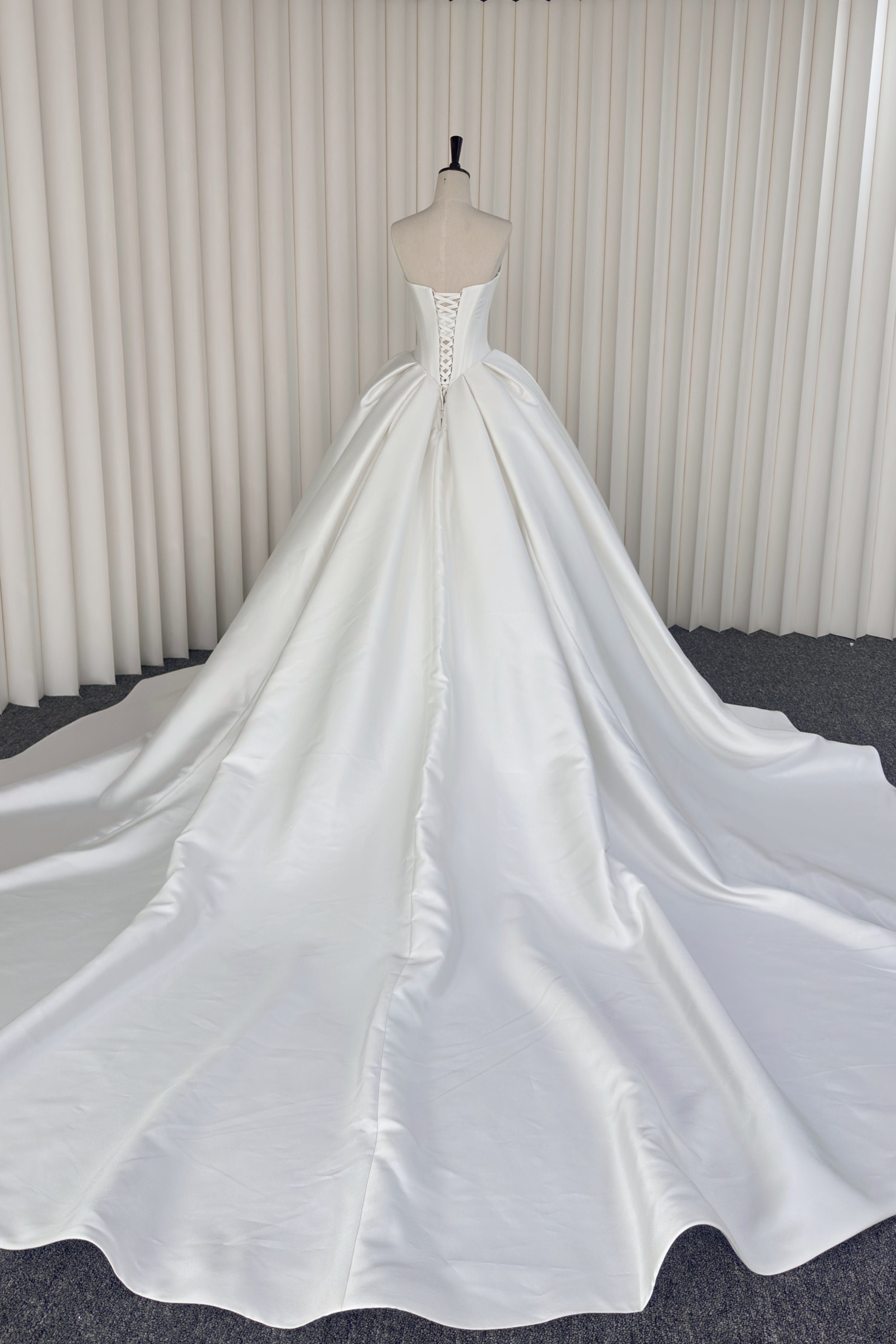 Wedding gown LVB2708