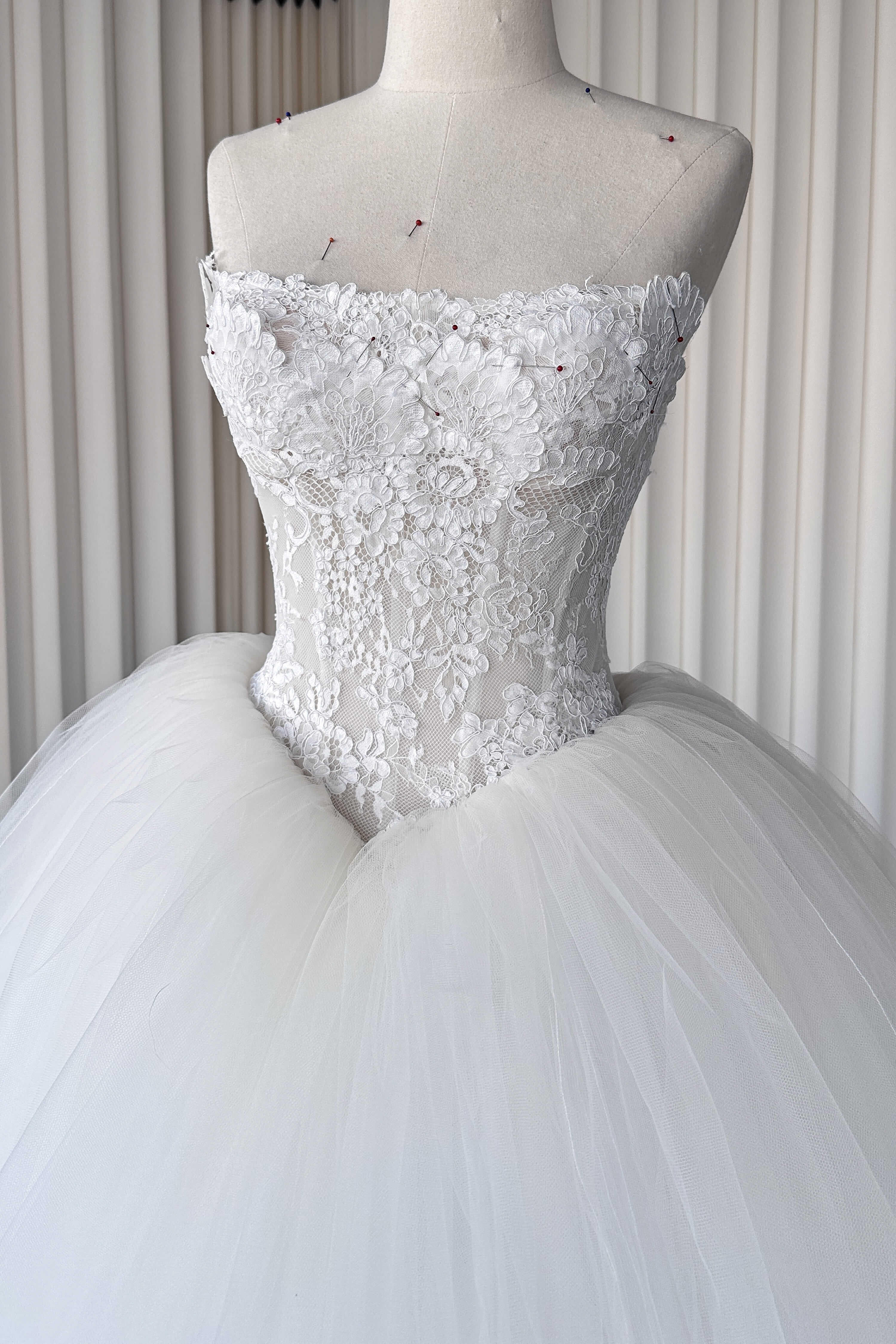 Lace Tulle Bridal gown LVB2720