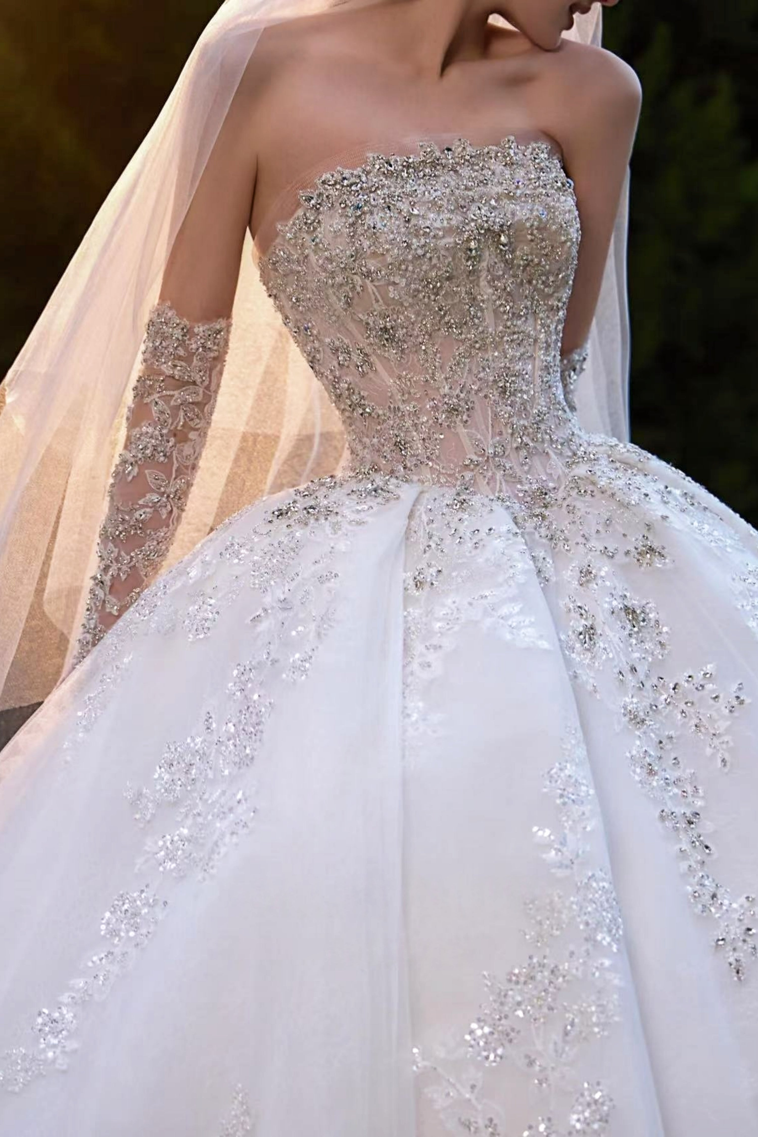 AURORA - WEDDING GOWN LVB2724