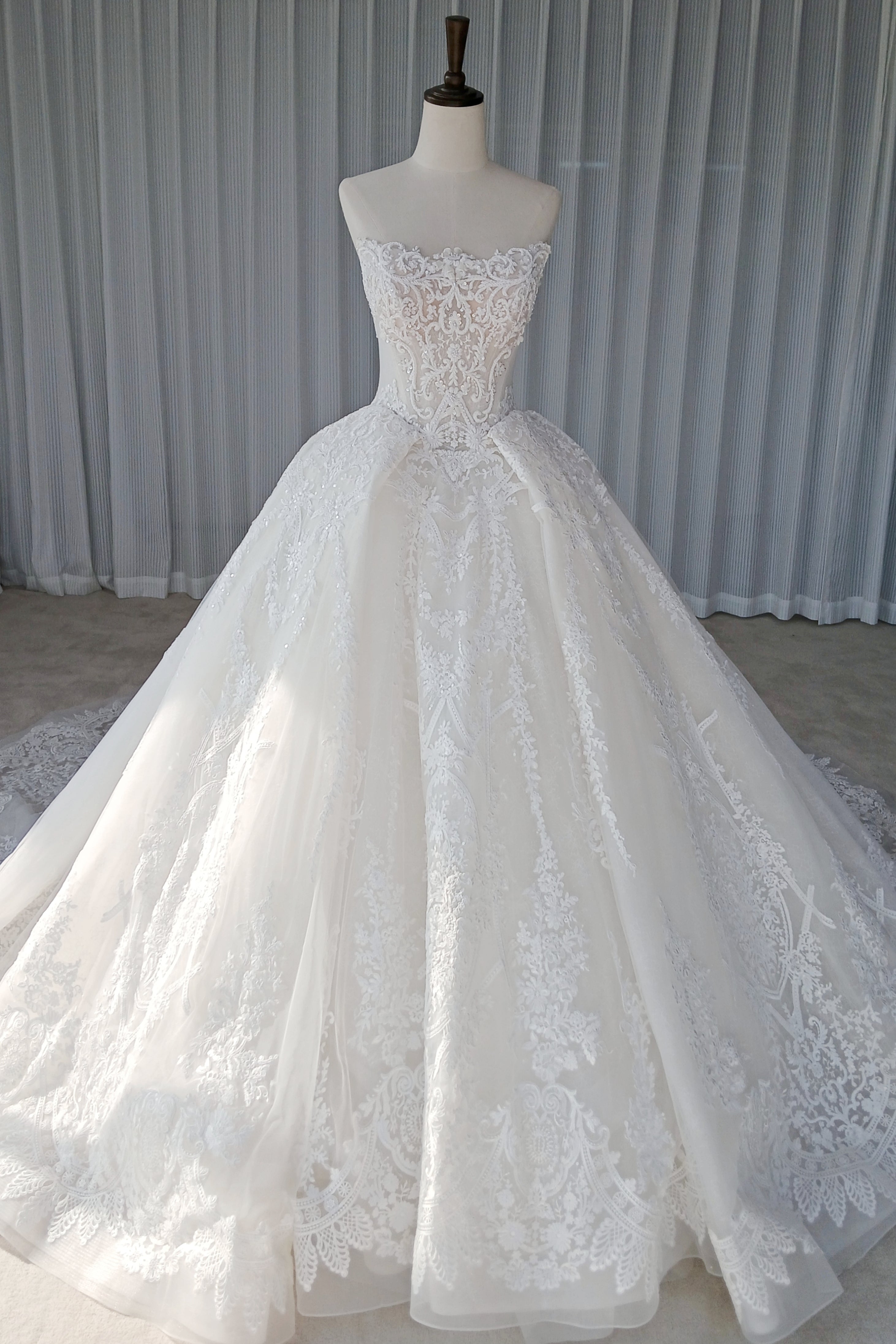 WEDDING DRESS LVB2732
