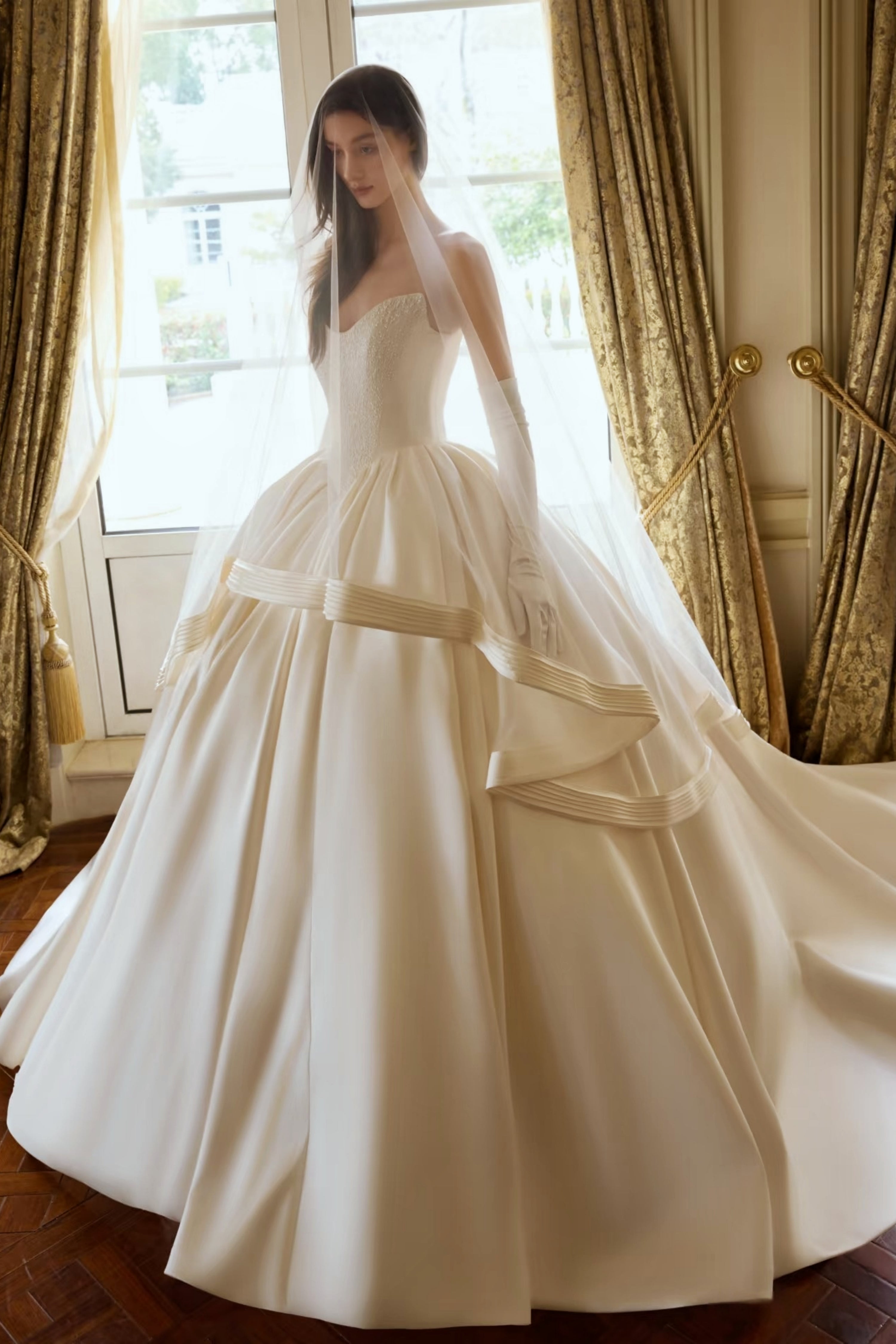 WEDDING DRESS LVB2754