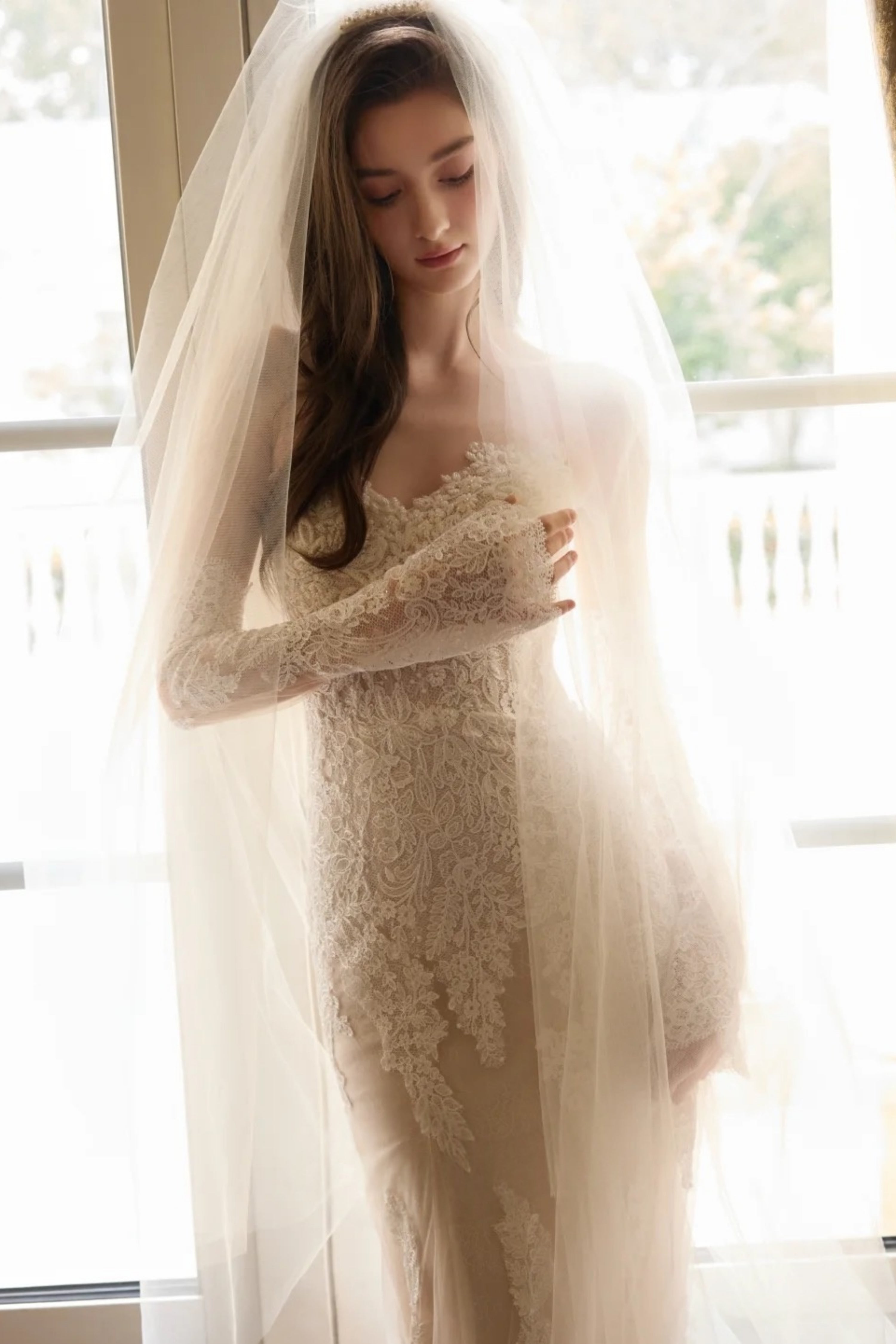 LORELEI-Strapless Lace Mermaid Wedding Gown with Detachable Veil LVB2757