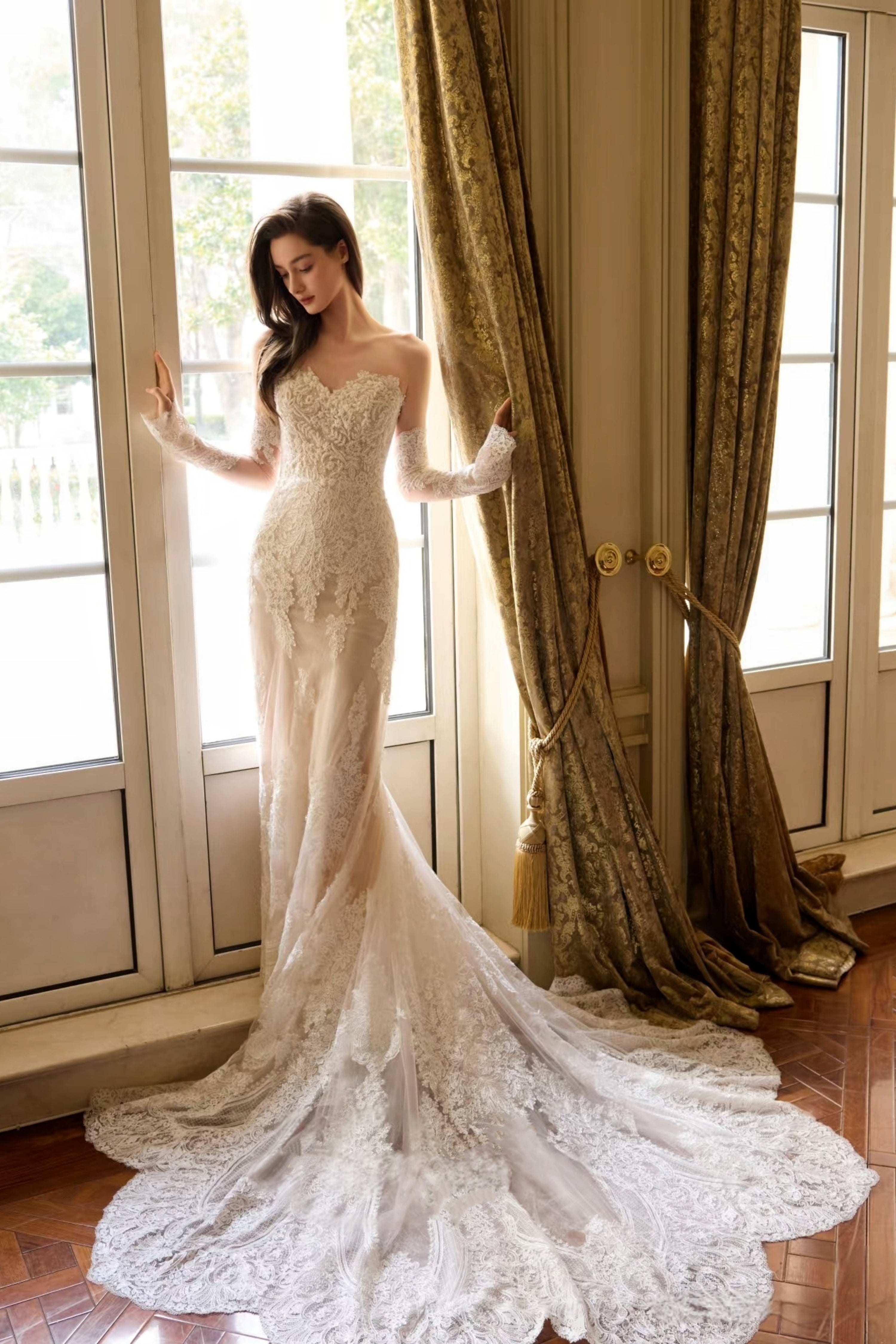 LORELEI-Strapless Lace Mermaid Wedding Gown with Detachable Veil LVB2757