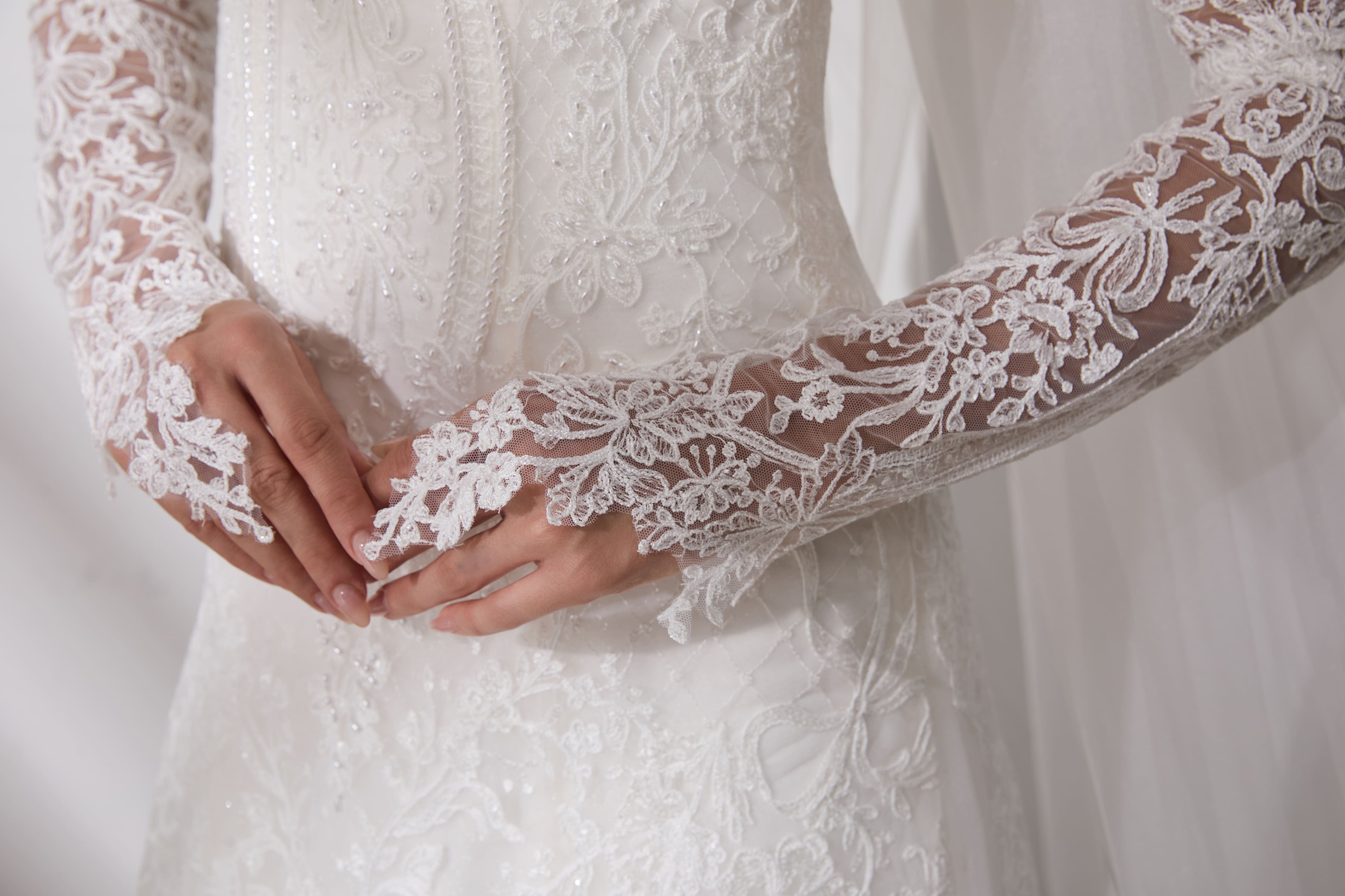 Satin Wedding Dress with Veil and Gloves All-in-One Set-AND Bride