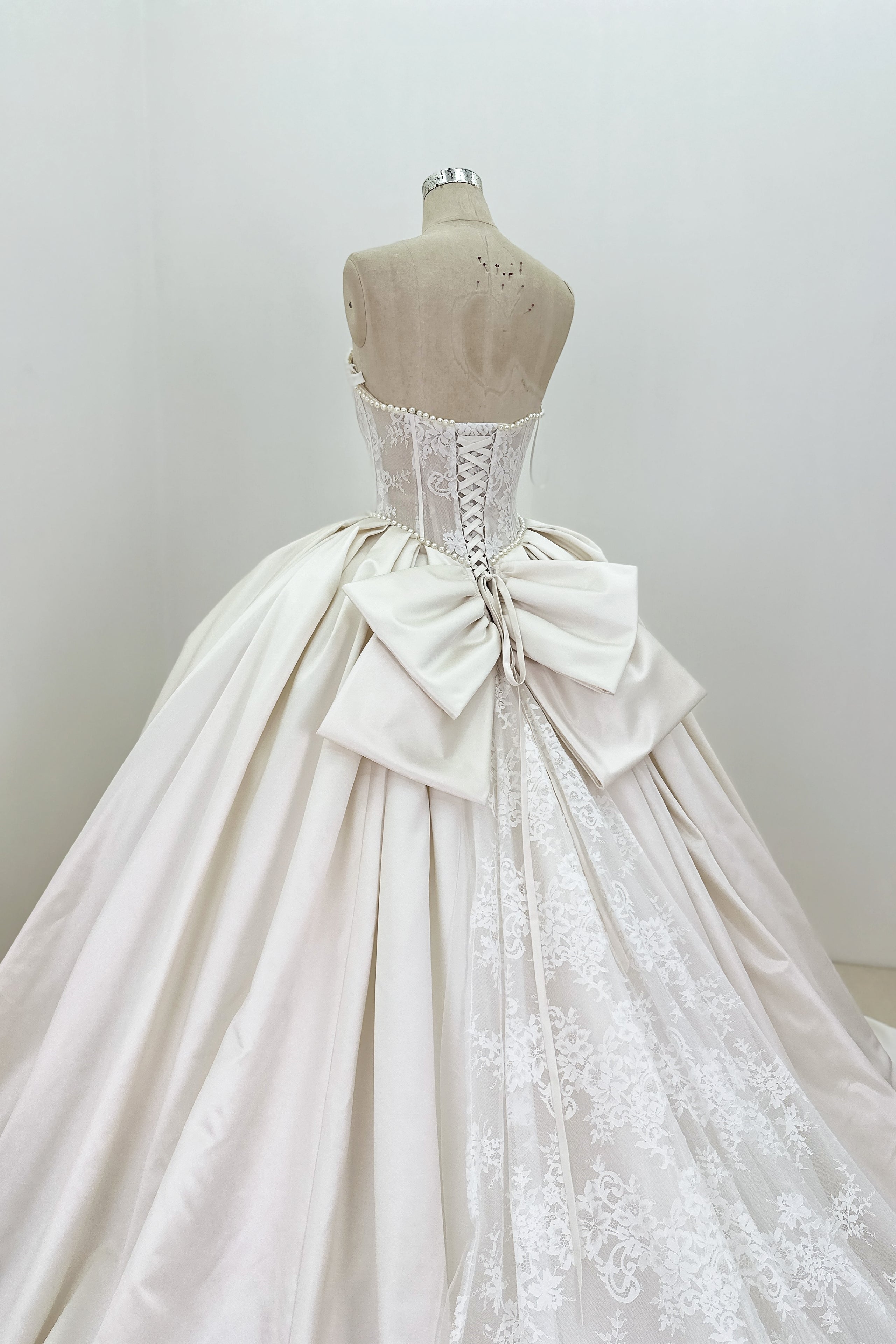 LUXURY SATIN LACE BALL GOWN WEDDING GOWN LVB2534