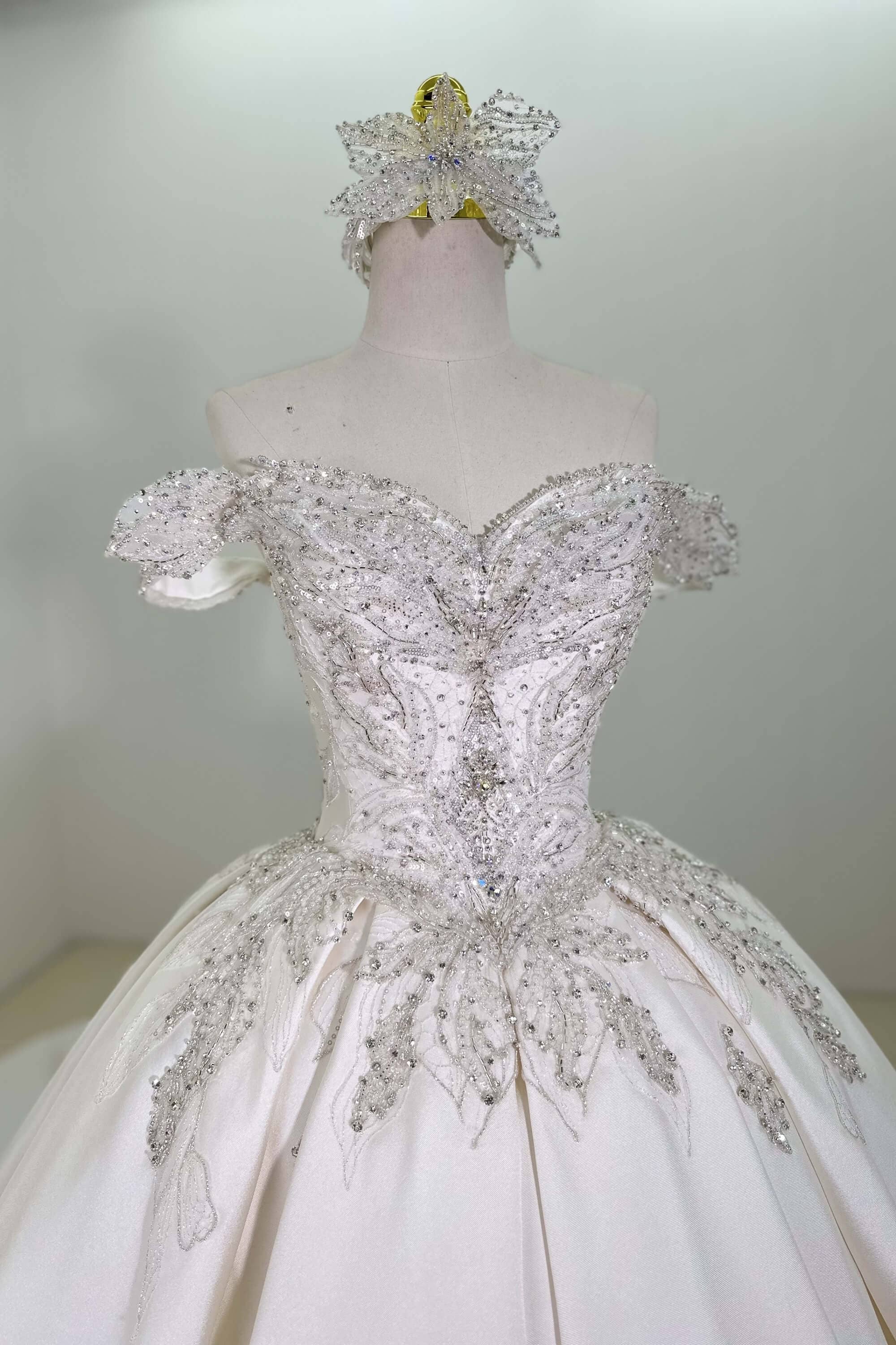 Luxury Ball Gown Satin Handmade Wedding Dress LVB2525