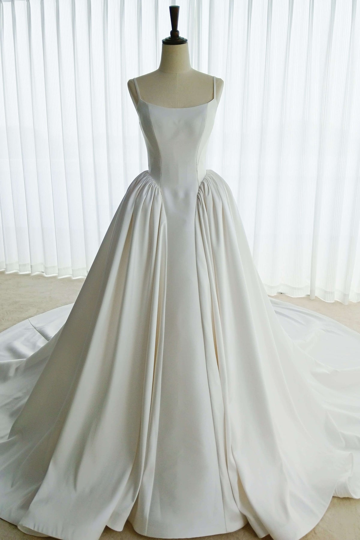 How to Choose a Wedding Dress Silhouette for Your Body Shape
