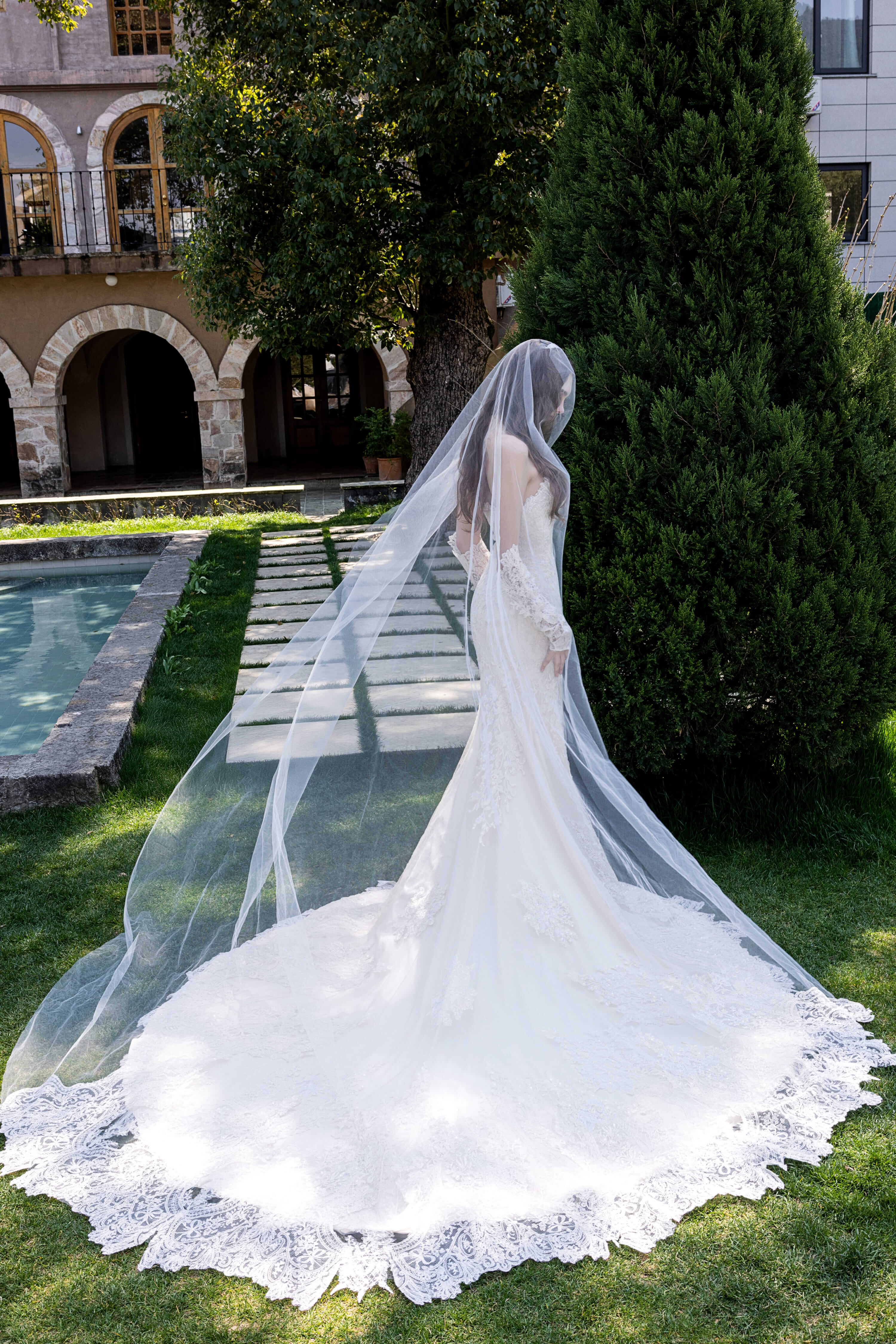 Long Sleeve Wedding Dresses: When to Wear Them and How to Choose the Right Style