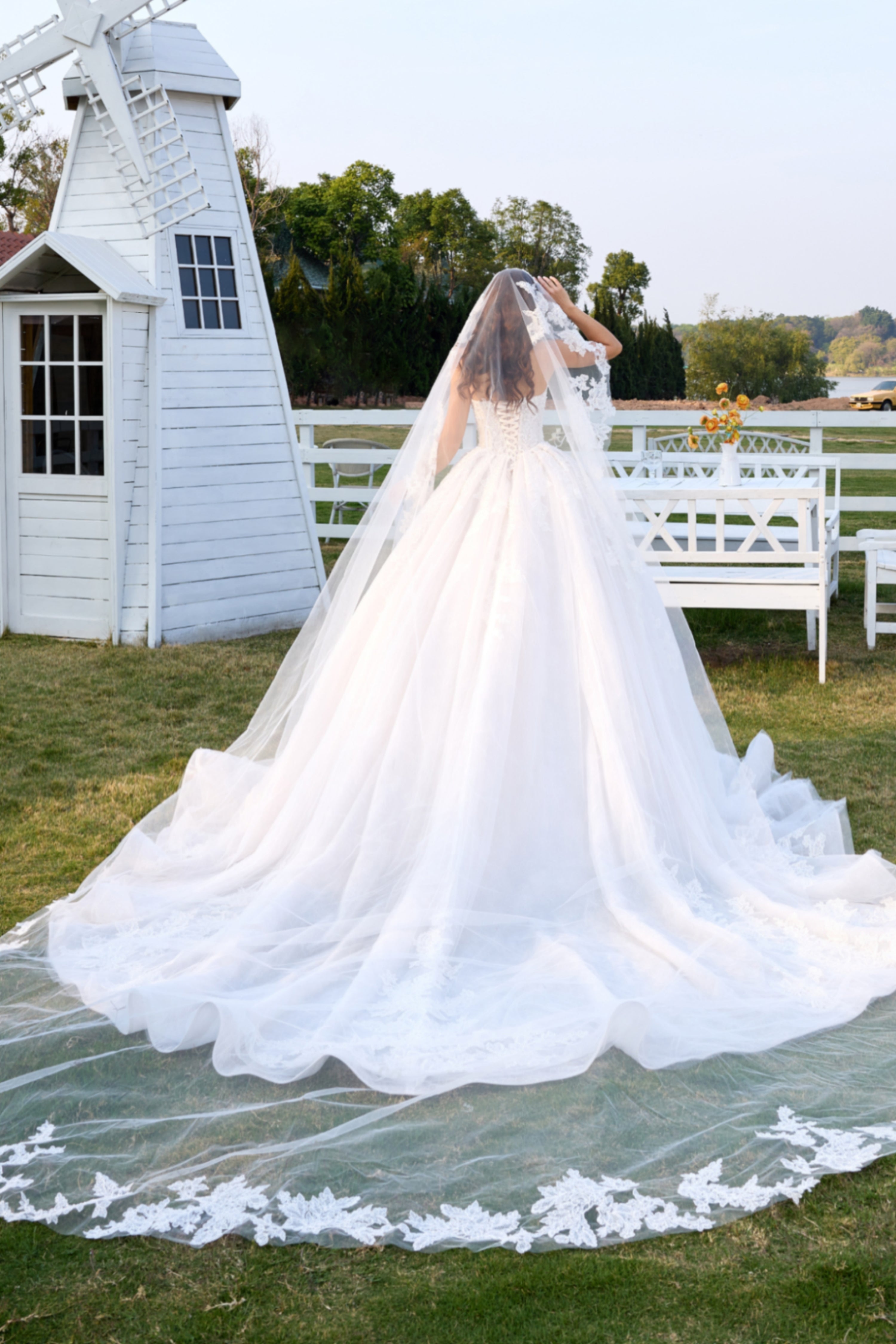 Luxury Lace Ball Gown Wedding Dress With Long Veil LVB2699