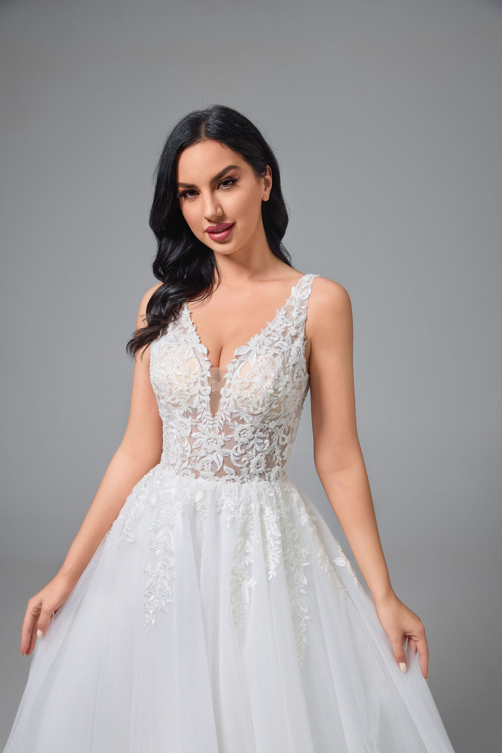OPEN BACK LACE TULLE WEDDING GOWN LVB2512