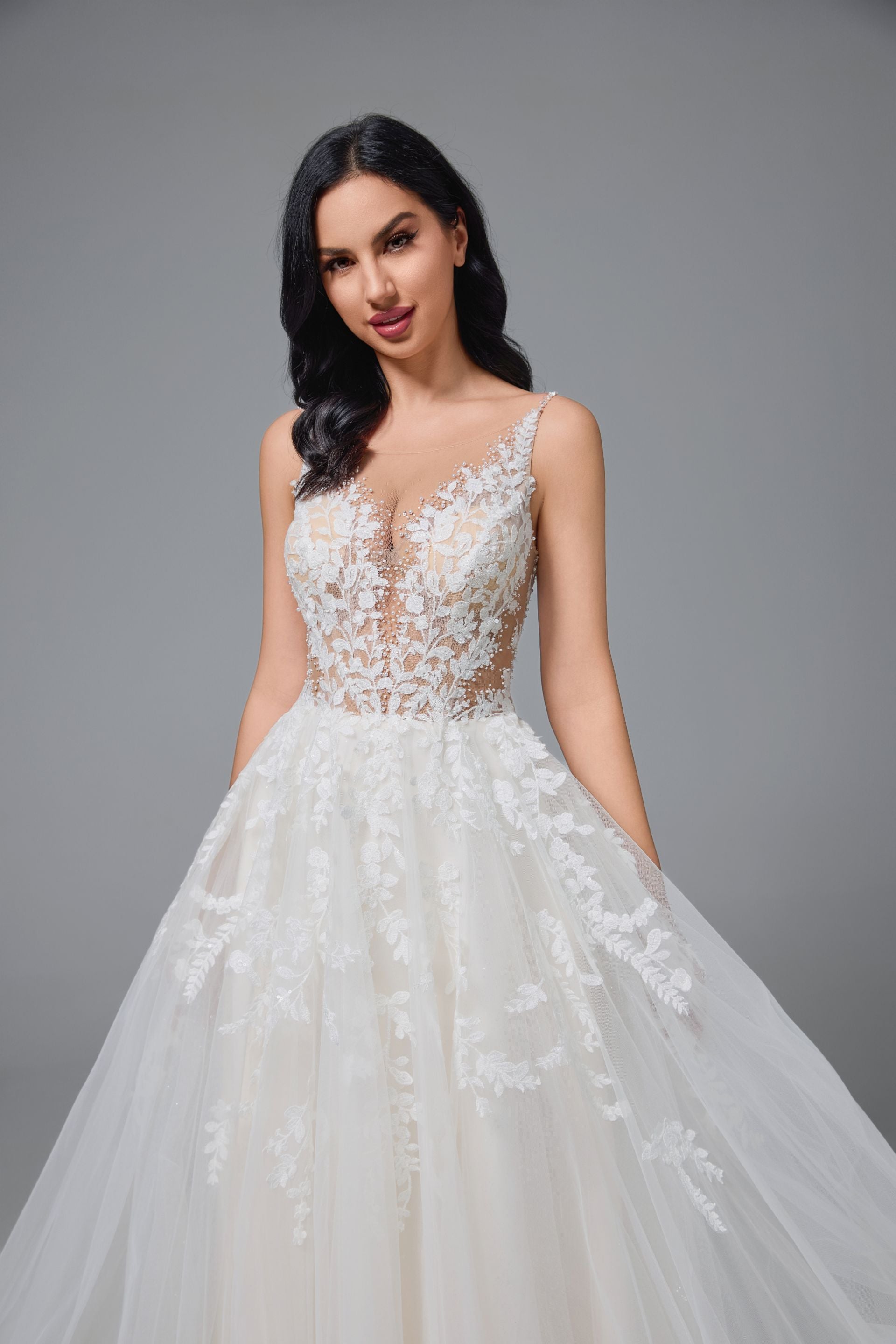 Ball-Gown Lace Tulle Chapel Train V-neck Handmade Wedding Dress LVB2515
