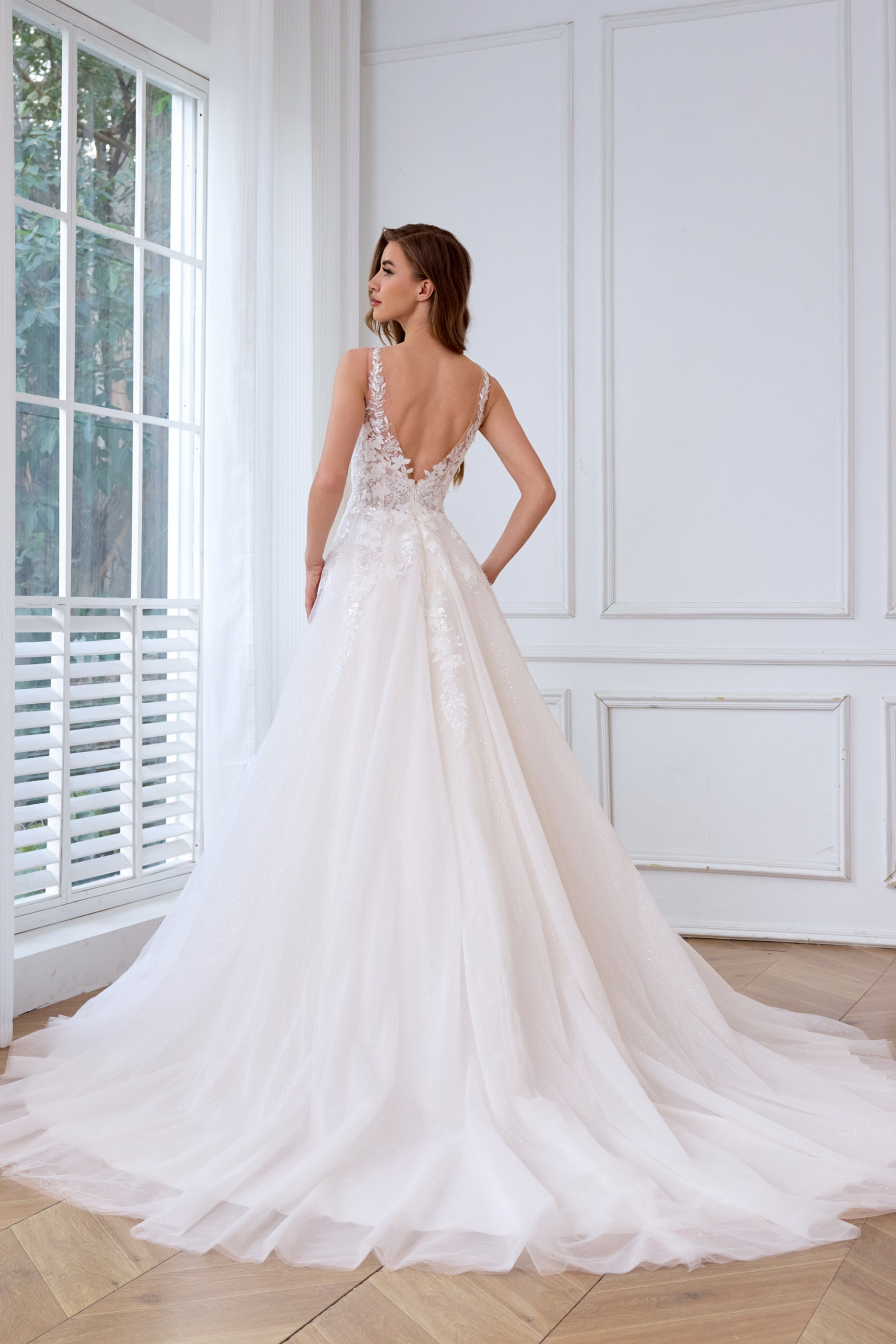 Märchenhaftes Brautkleid in A-Linie aus Illusionsspitze, geeignet für Bräute aller Körpertypen LVB2620 von AND Bride