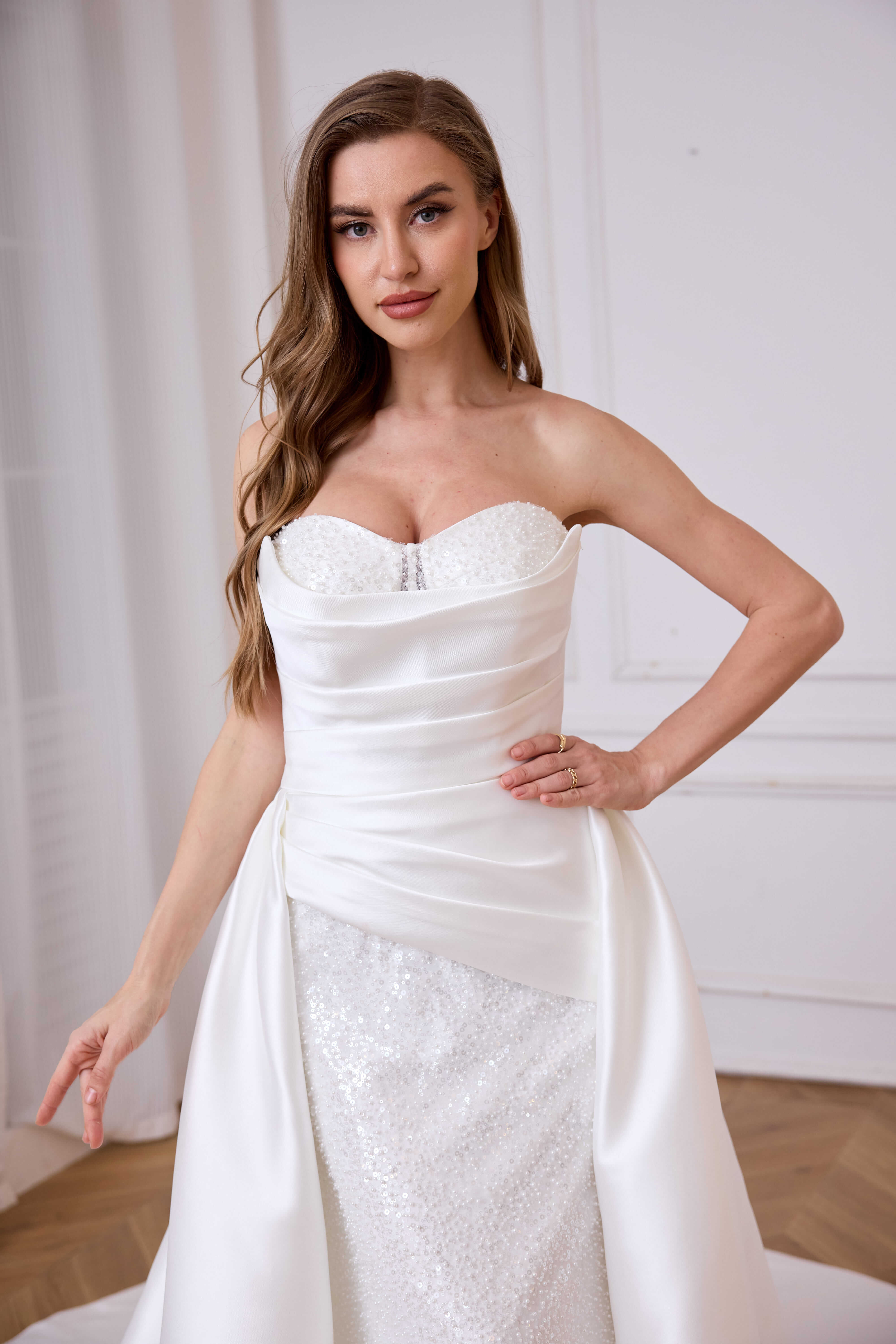 Extra wandelbares Brautkleid LVB2629 (einfaches MEERJUNGFRAUEN-Kleid + abnehmbarer Rock)