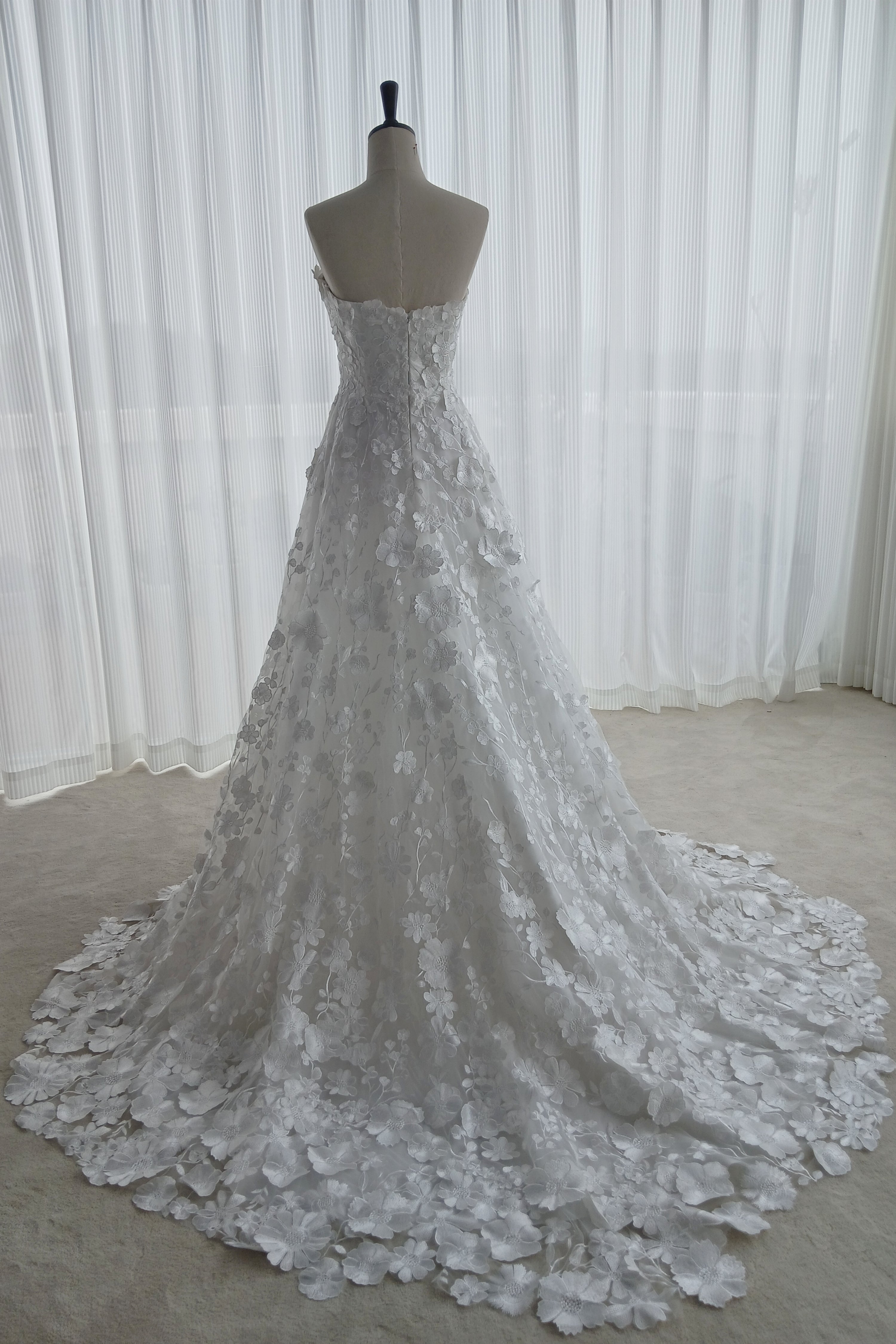 Floral Lace Wedding gown LVB2616