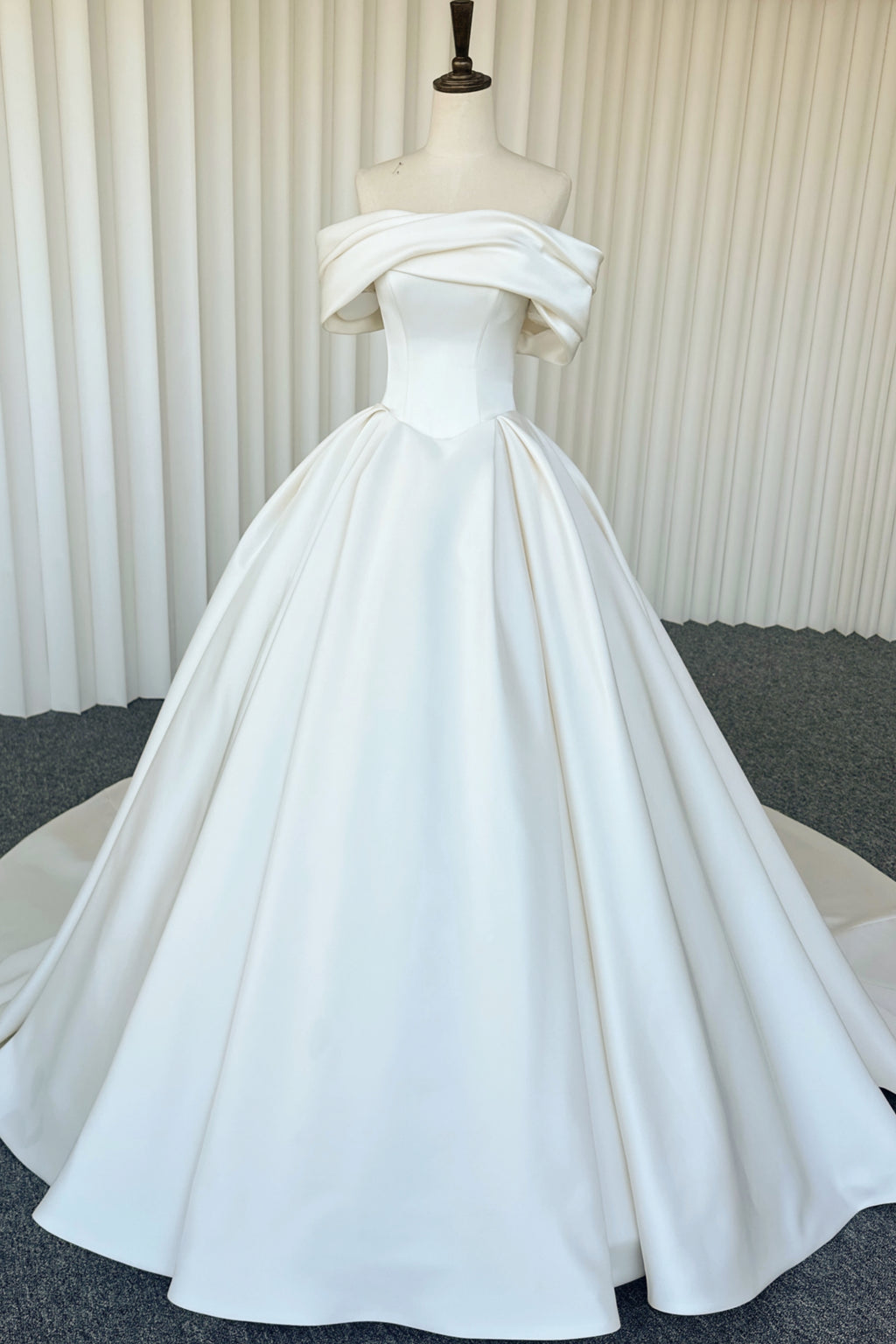duchess satin wedding dress 1950's Long Sleeve / Lace / Covered Buttons / Ivory / Size Small Style M2538 Ball Gown Wedding