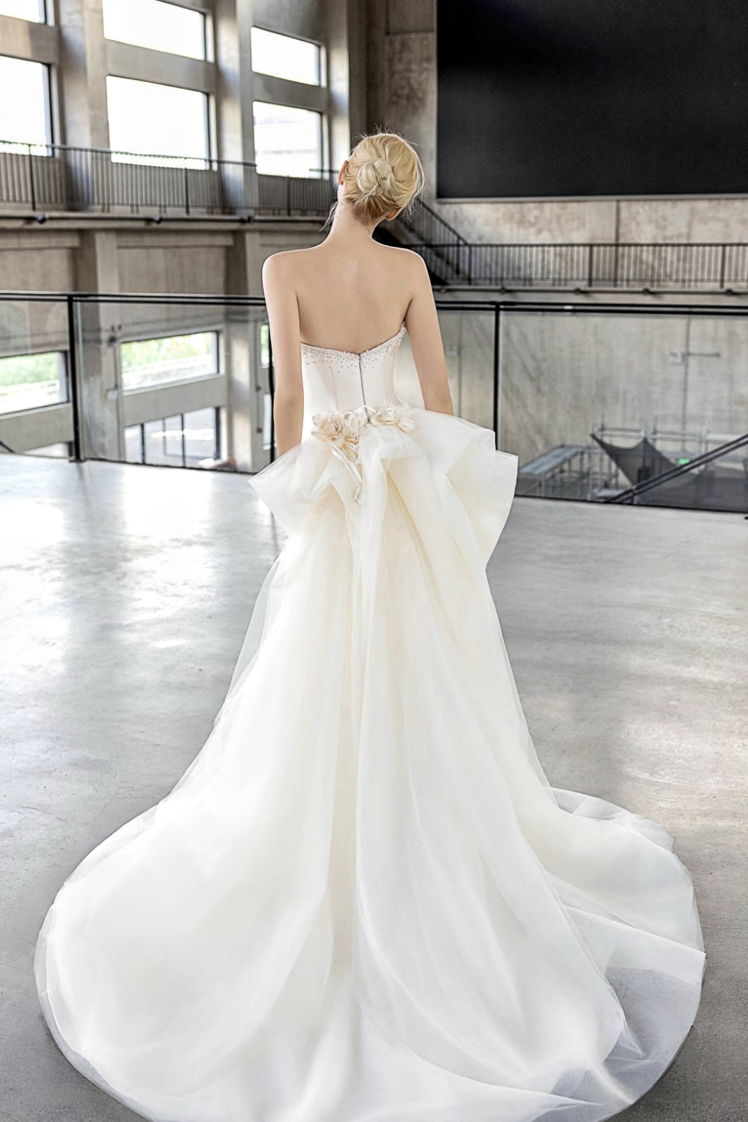 WEDDING DRESS LVB2727