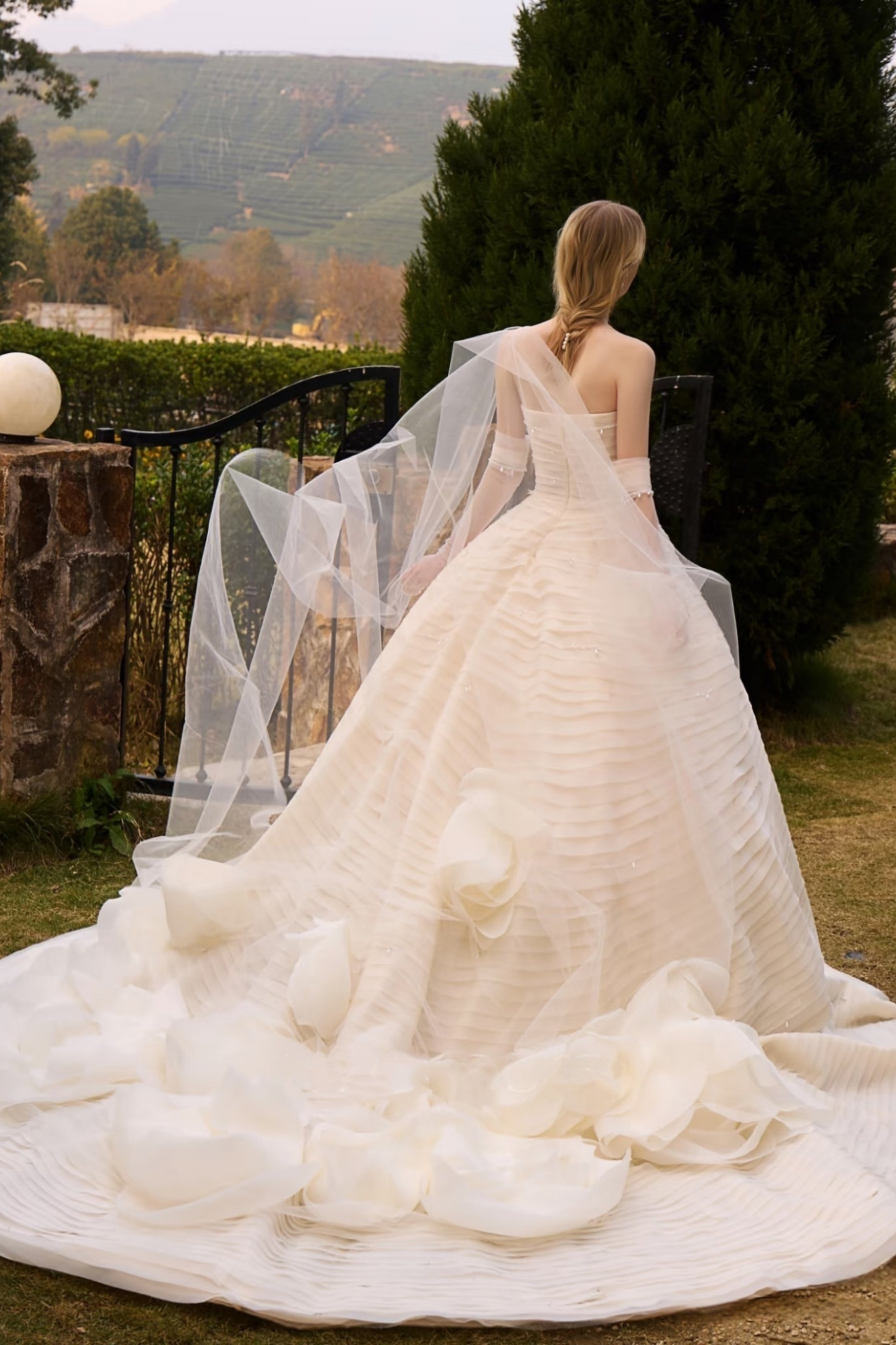 wedding dress LVB2734
