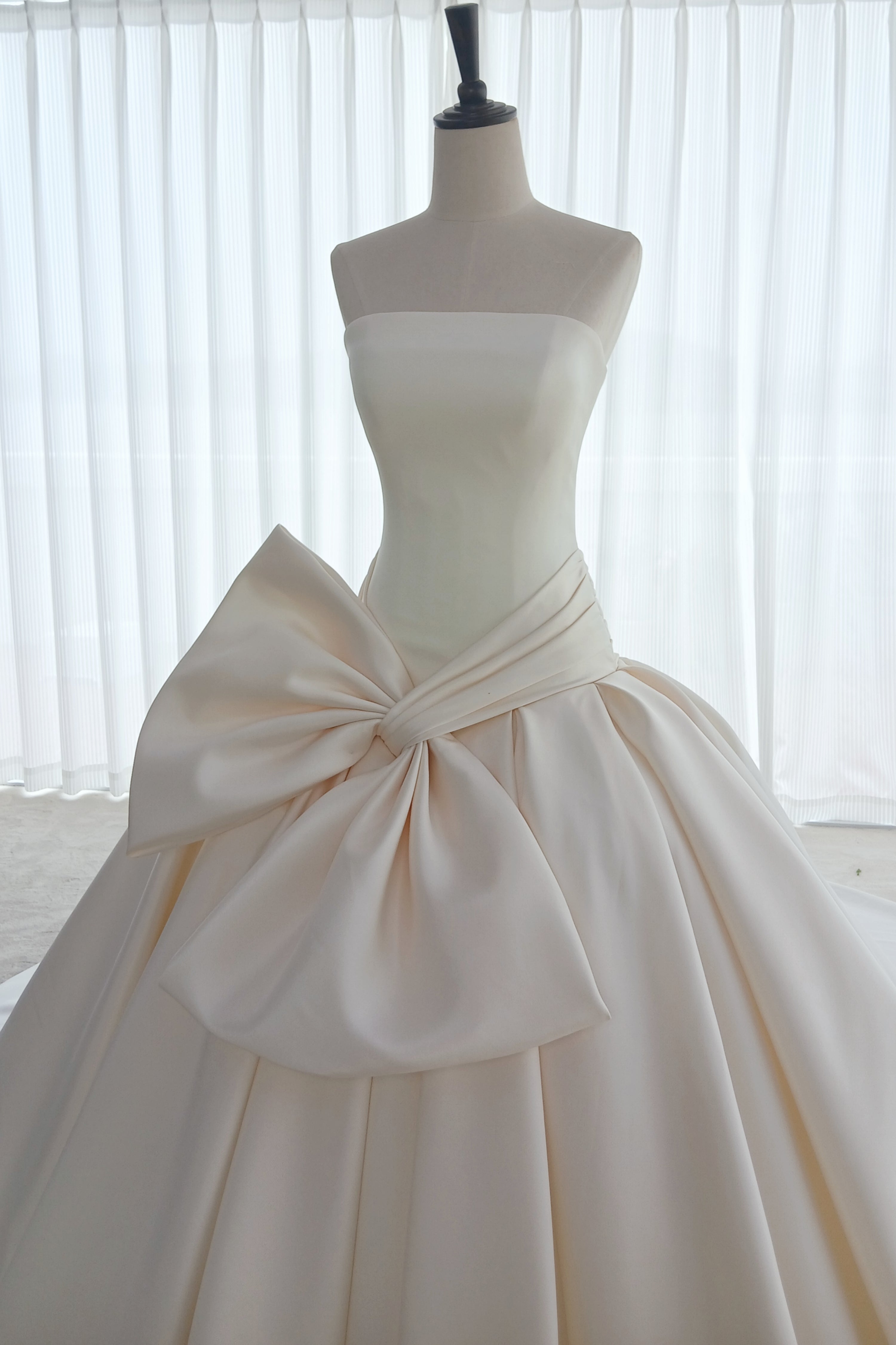 satin wedding dress LVB2756